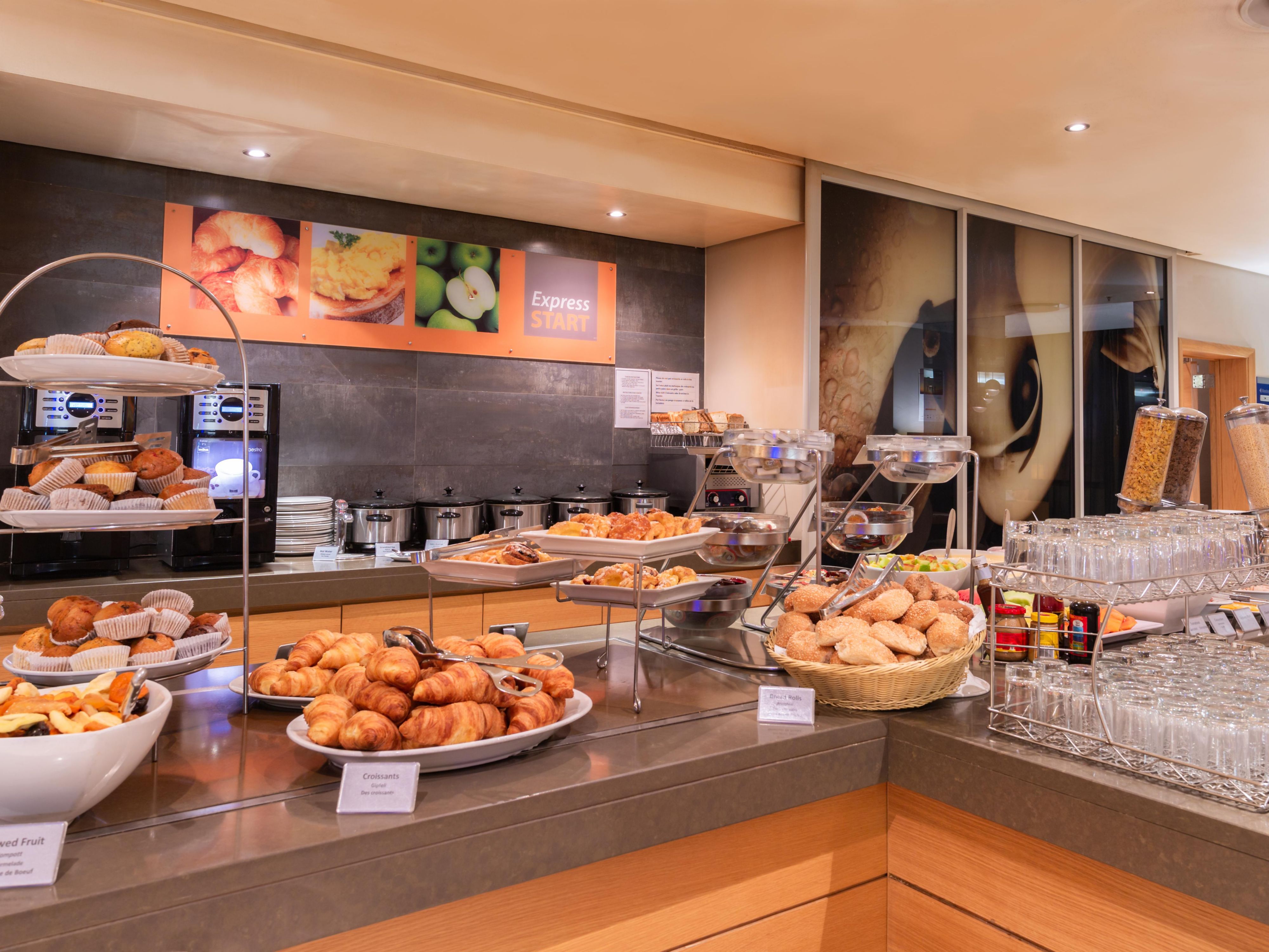 Each morning, you can enjoy a Free Express Start Breakfast buffet in our Great Room. Choose from a selection of 5 hot items, including scrambled eggs and bacon, as well as a full Continental breakfast offering, featuring cereals, pastries, cold meats, cheeses, jams, tea, coffee, hot chocolate and more. Good Morning!