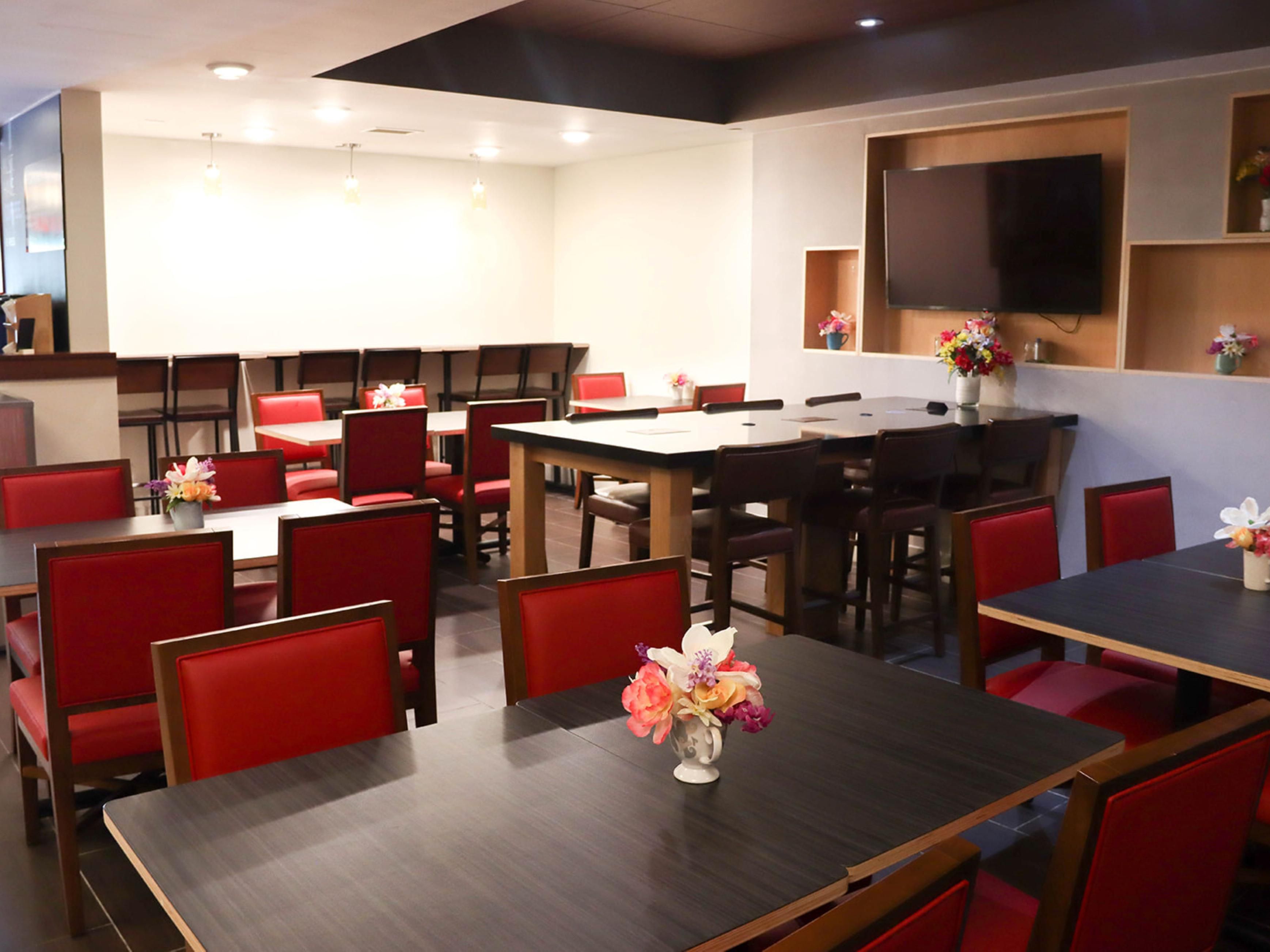 Relax in our breakfast area morning, noon, and night. Great area to mingle with friends and family. Coffee and tea served all day in the lobby for your pleasure. 