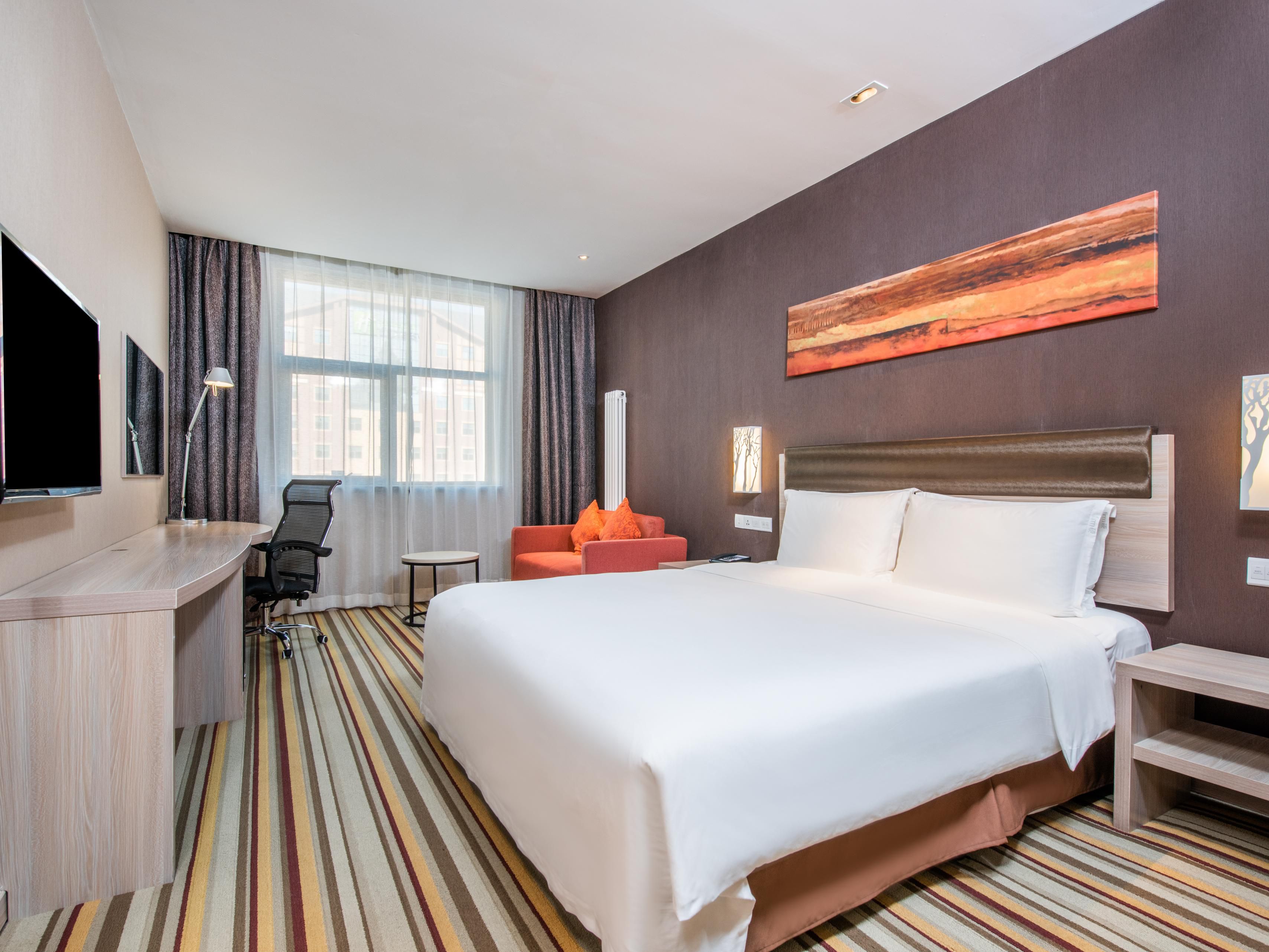 1 Queen Bed Standard Room