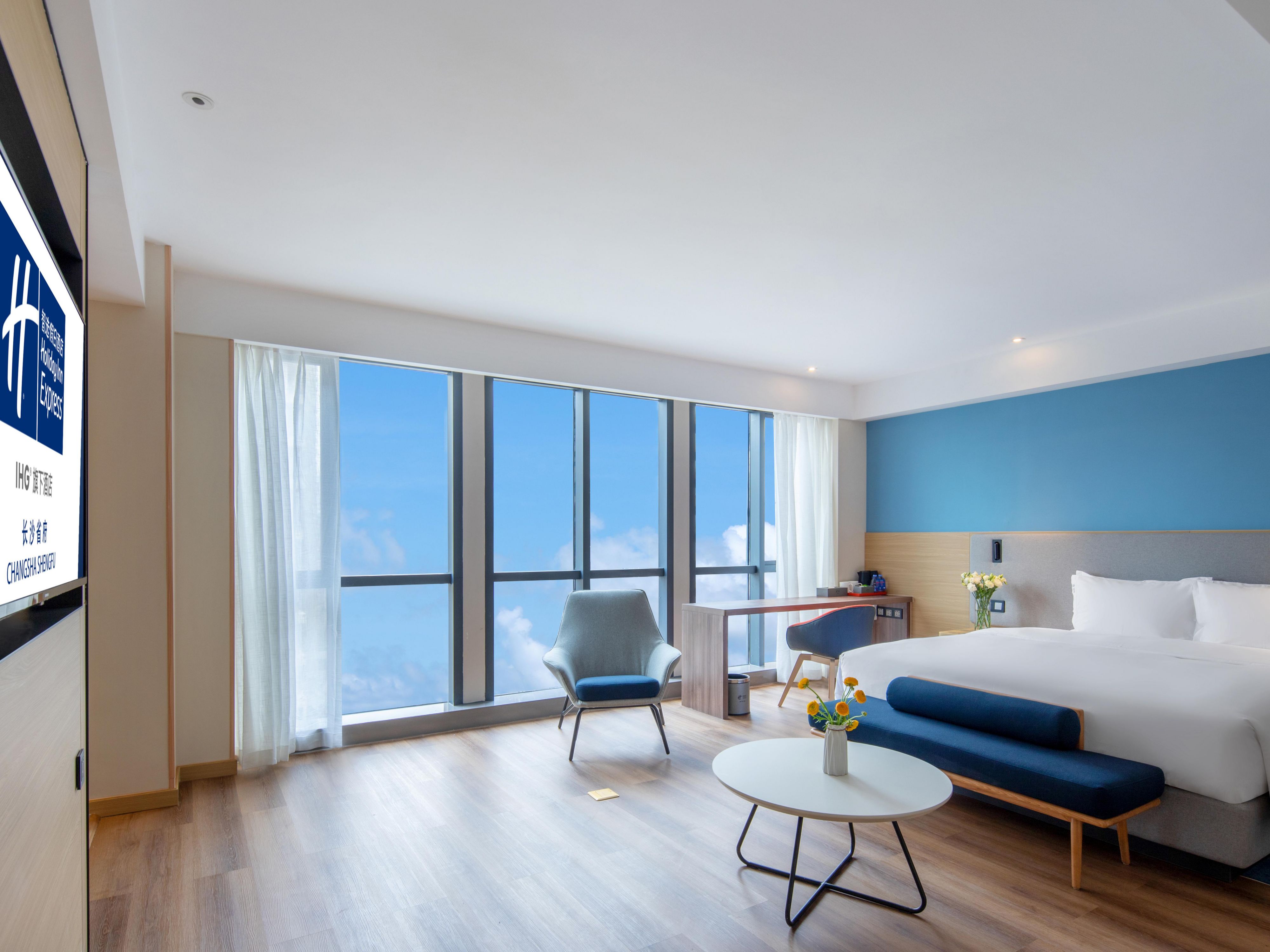 1 King Bed Deluxe Room