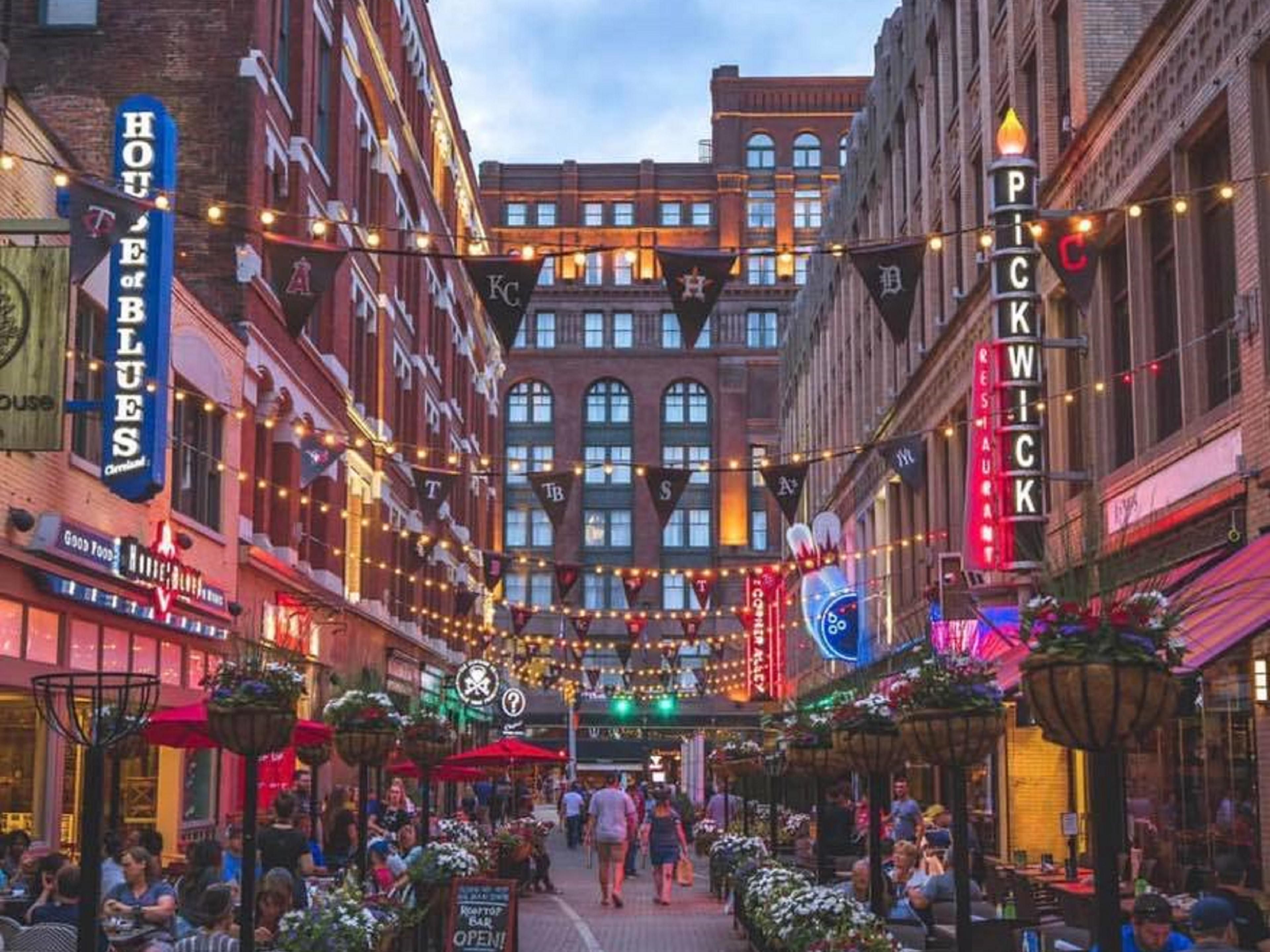 Just a two minute walk out our front door, East 4th offers world-class dining and entertainment in the heart of Downtown. Each of the great chefs and entertainment leaders that make up the street were hand-selected to be a part of the great urban experiment. Indulge culinary treats from chefs like Michael Symon, Jonathon Sawyer, and Zack Bruell.