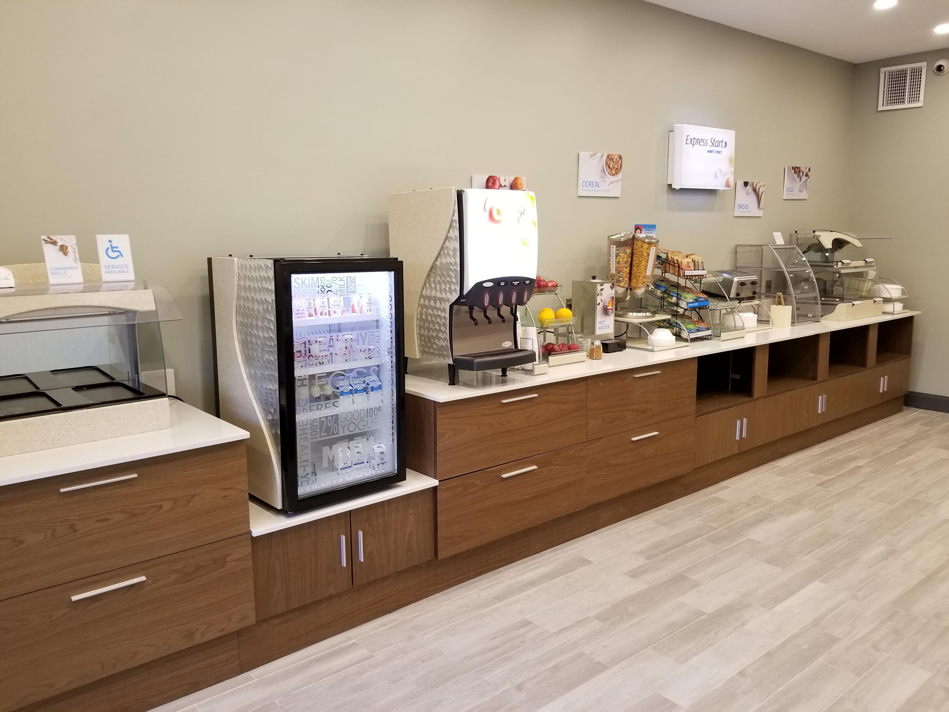 Start your morning with our complimentary Express Start® Breakfast buffet, featuring a wide variety of delicious hot and cold selections. Whether you're in the mood for something savory or sweet, our breakfast has something for everyone with classic favorites such as scrambled eggs, sausage or bacon, pancakes, and our Signature Cinnamon Rolls.