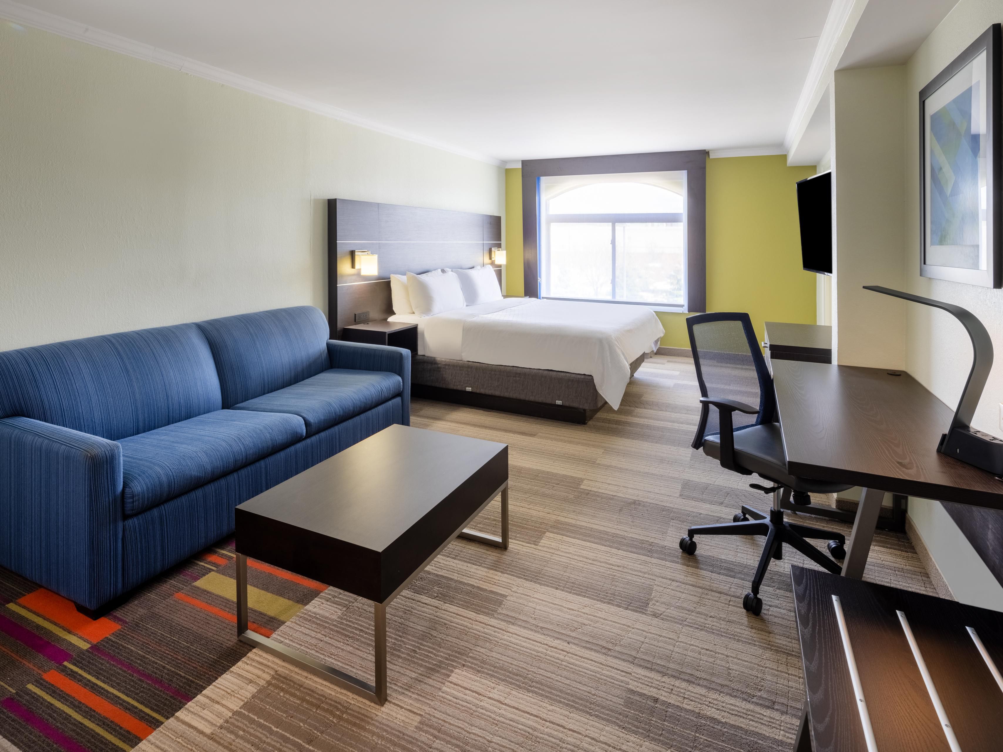 King Bed Non-Smoking with Pull-Out Sofa