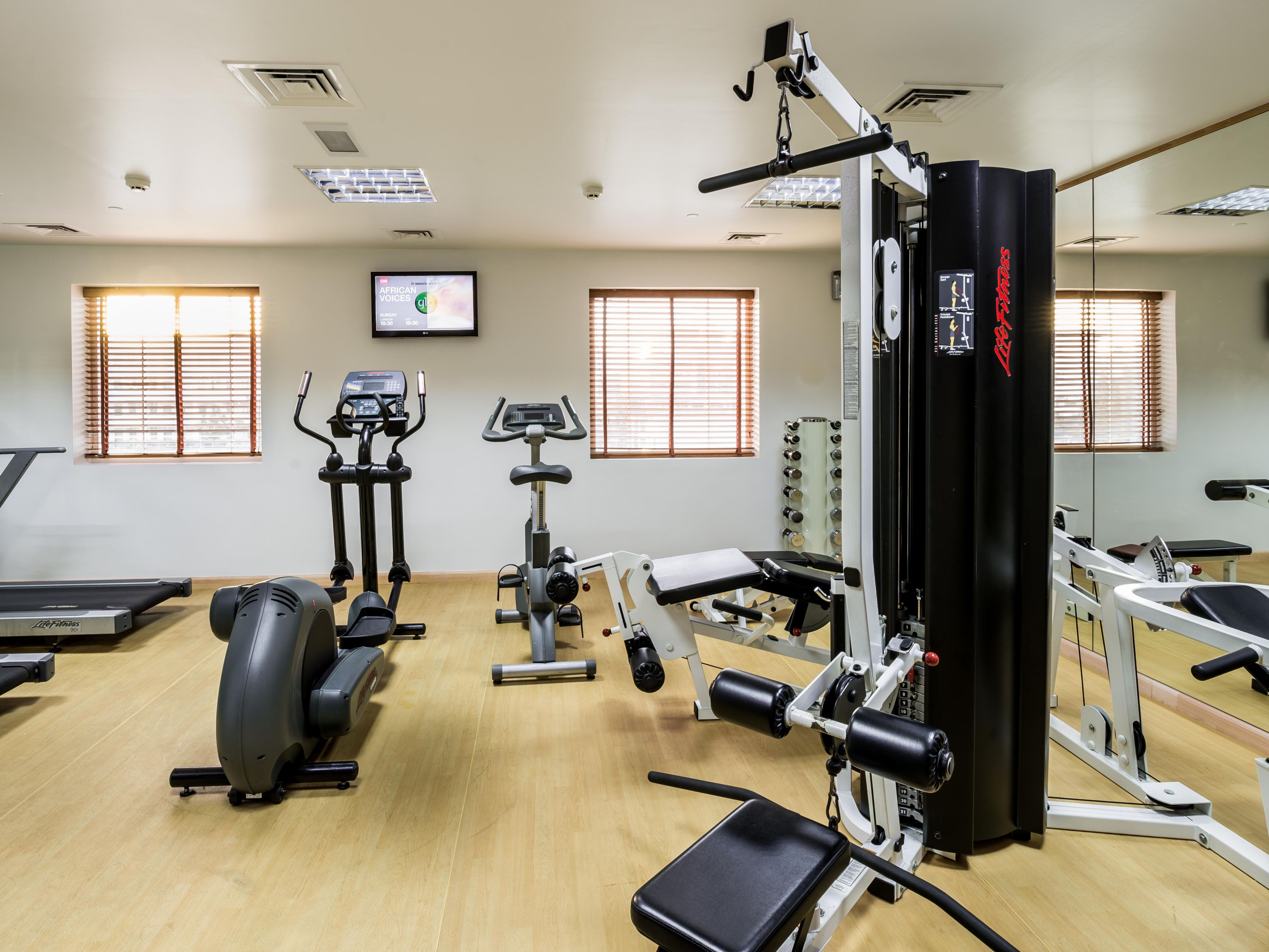 Do not miss out on your workout. At Holiday Inn Express Jumeirah, you can still keep up with your fitness with our 24 hour gym facilities.