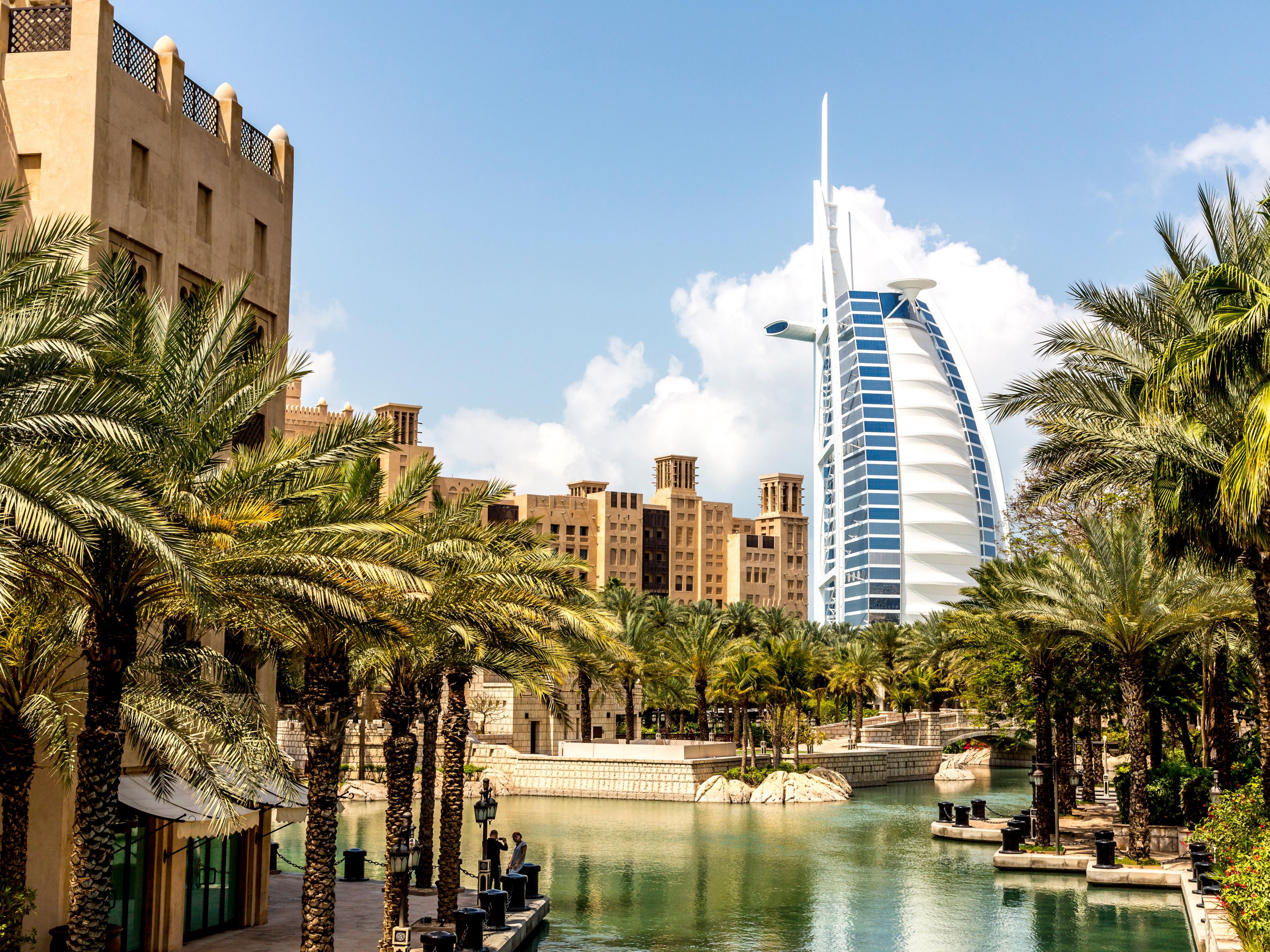 Our location close to Dubai Marina offers the perfect opportunity for those visiting the new attraction, the Eye of Dubai.