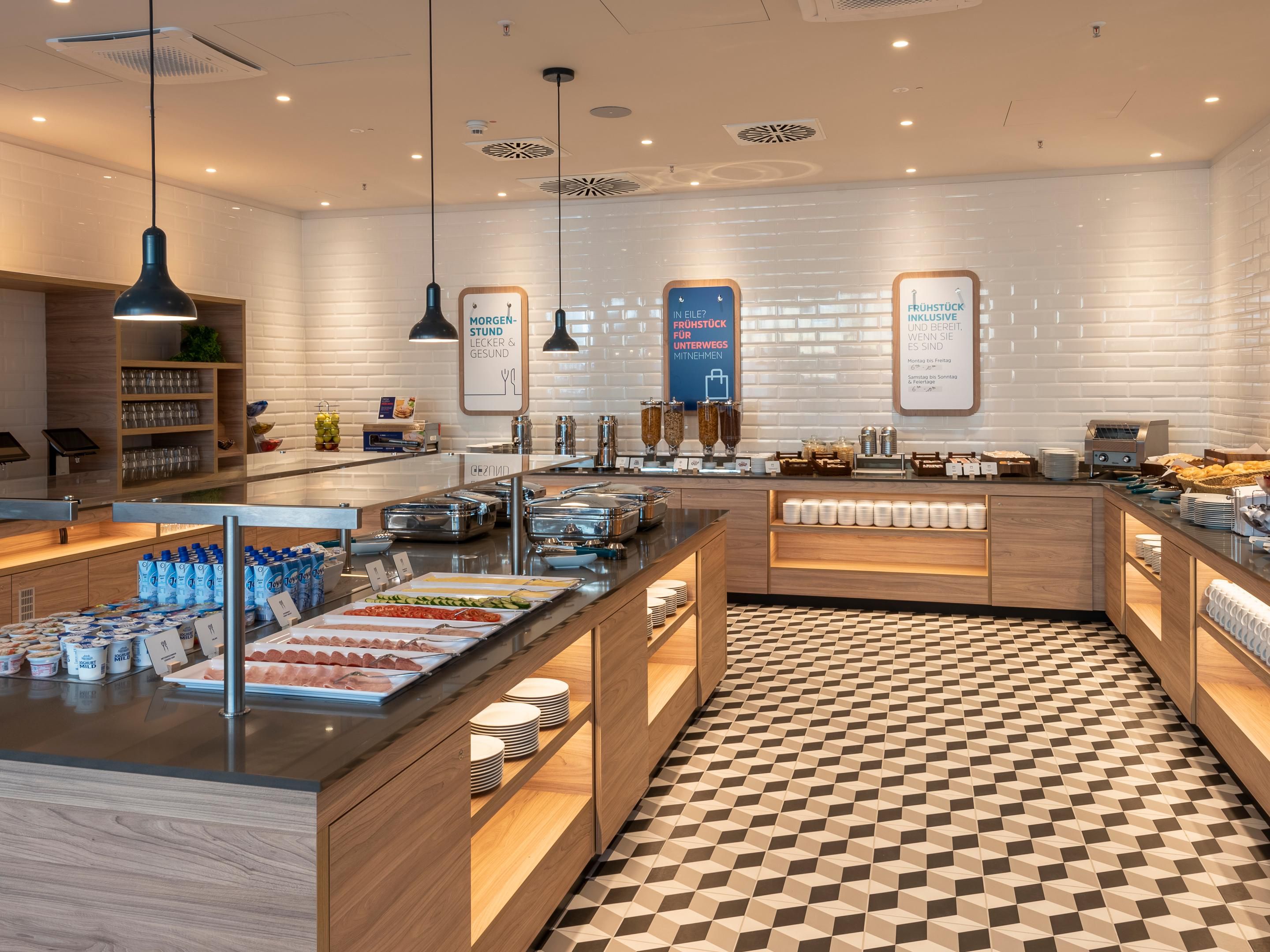 Wake up refreshed and ready to explore. Enjoy our complimentary hot breakfast with all your morning favourites, from sweet to savoury, and artisan coffee at our Express Café & Bar. Start your day with our hot, fresh breakfast buffet with classics like overnight oats, omelettes, French toast, and muesli.