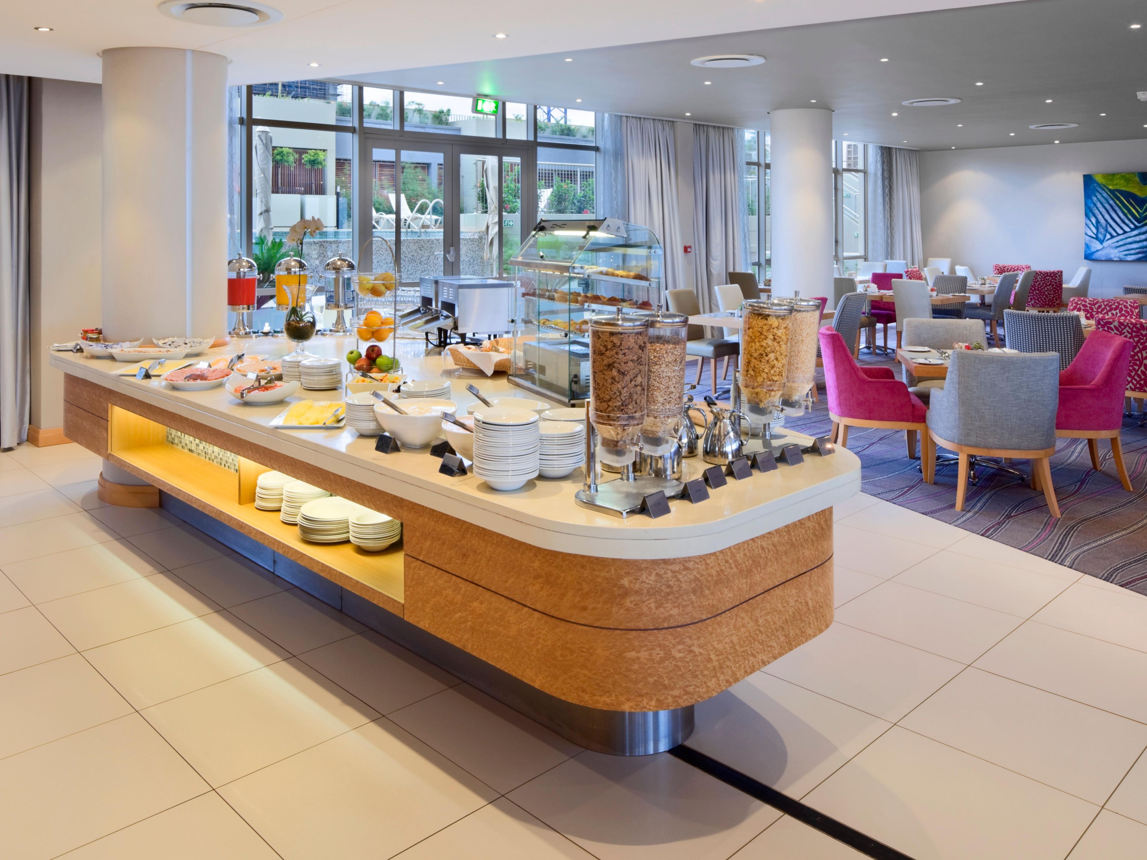 Each morning, enjoy a free Express Start Buffet Breakfast in our Ocean-inspired themed Great Room. Feast on a selection of six hot dishes, along with a full Continental offering, including pastries, cereals, cold meats, cheeses and much more. Finish it off with coffee, tea, hot chocolate or cappuccino. Good Morning!