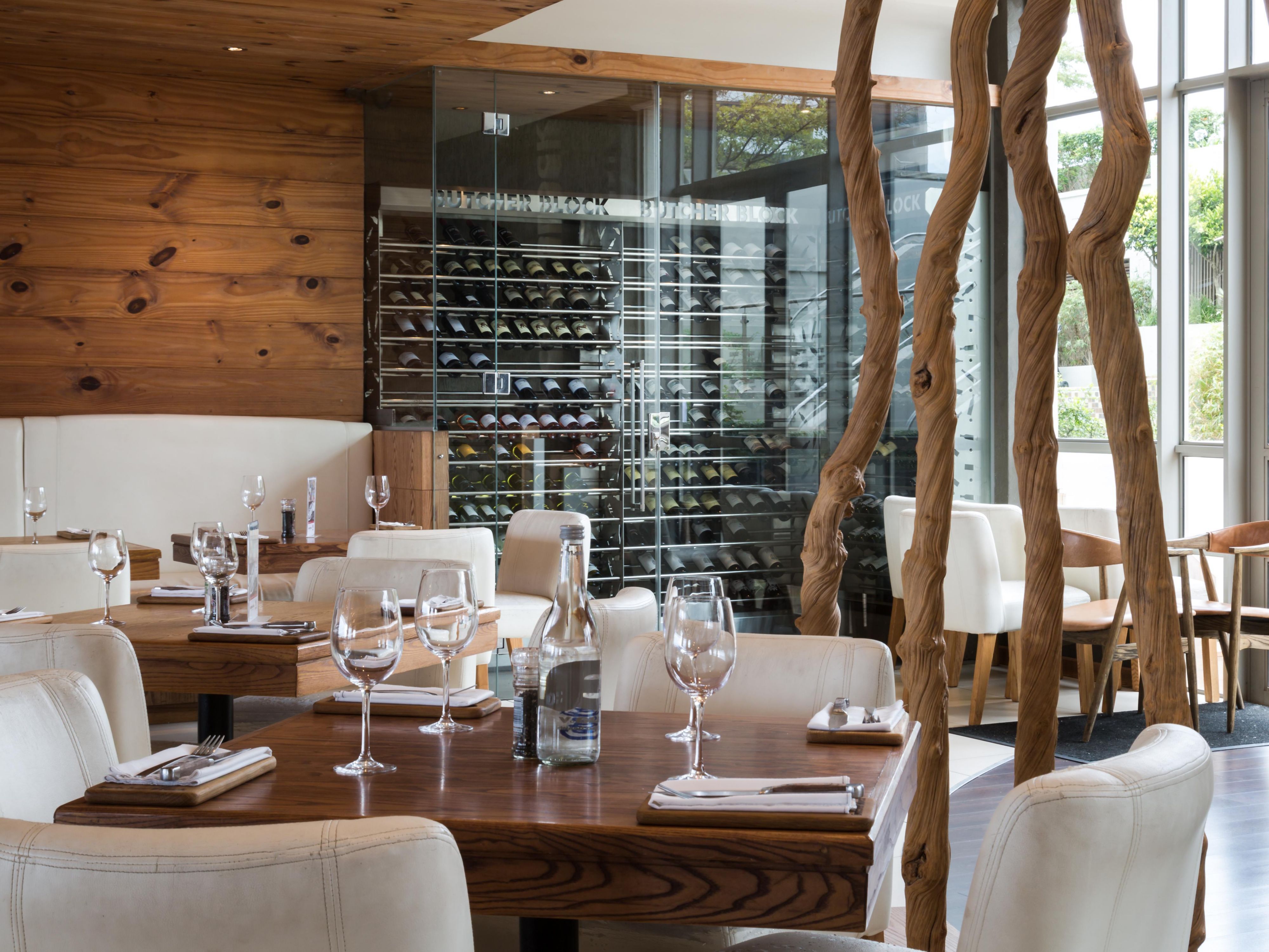 For delicious lunch and dinner options, experience the award-winning Butcher Block Restaurant located on the premises. Renowned for its amazing steaks, the restaurant also serves a great selection of seafood, chicken and salad dishes.