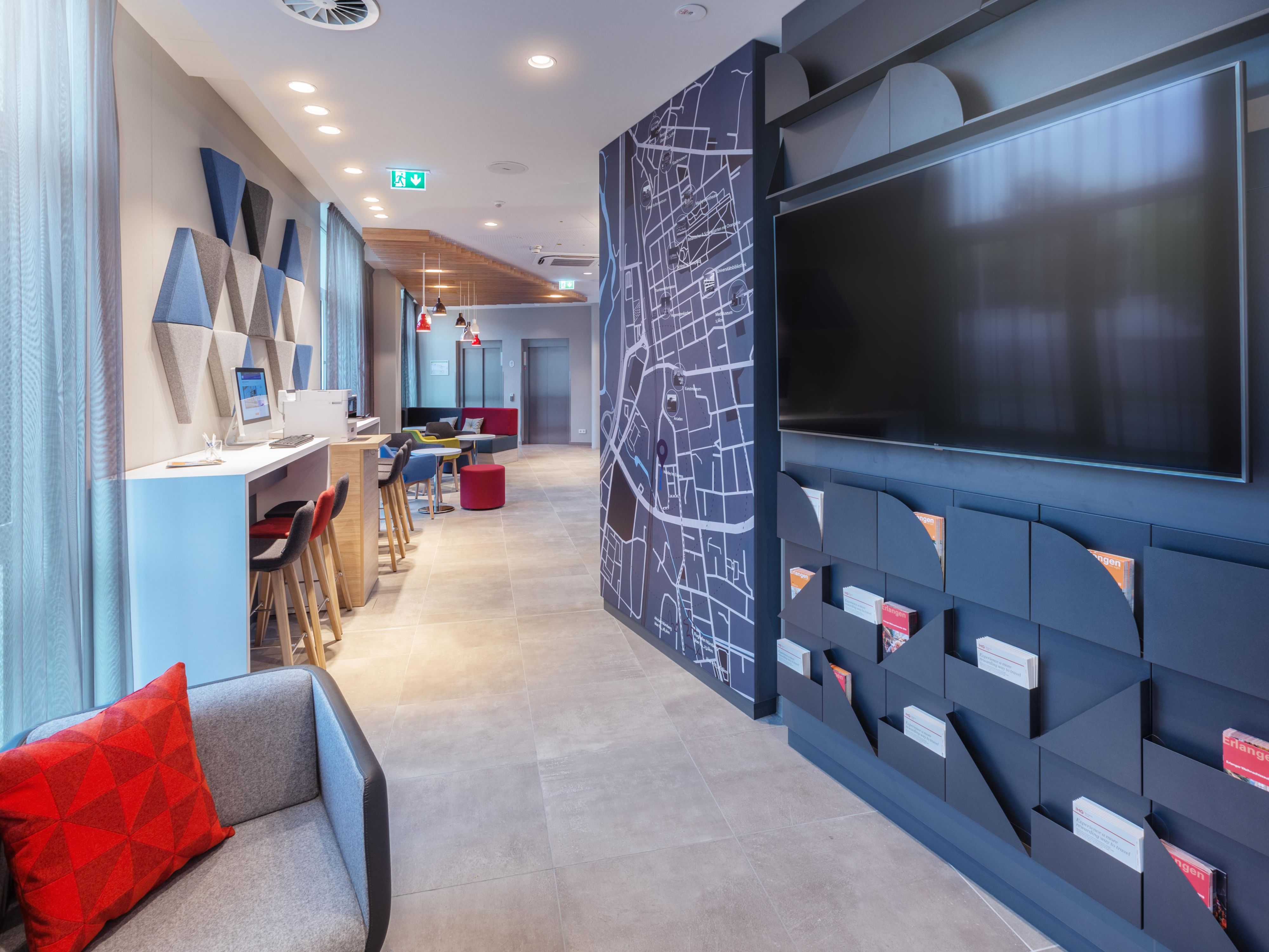 Experience more than just an overnight stay in Erlangen – discover the vibrant spirit of our hotel! Enjoy round-the-clock access to our inviting lobby, unwind at the bar, savour delicious meals at our restaurant, and relax in the seasonal biergarten. Our team goes above and beyond to make us the best stay in Erlangen.