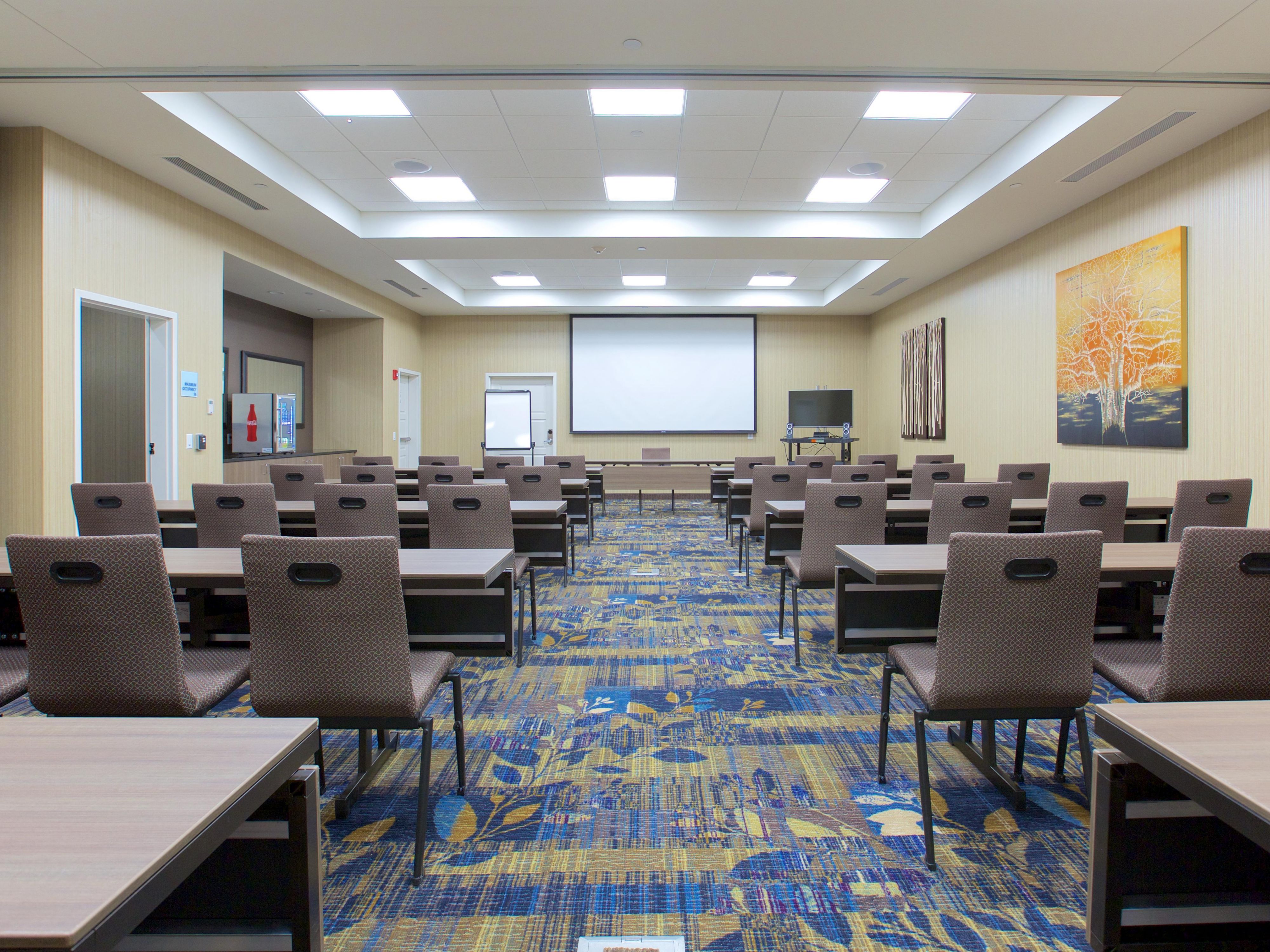 Our property offers 1,100 square feet of flexible first-floor meeting space, perfect for small meetings and events that can accommodate up to 70 guests! Contact us for more information. 