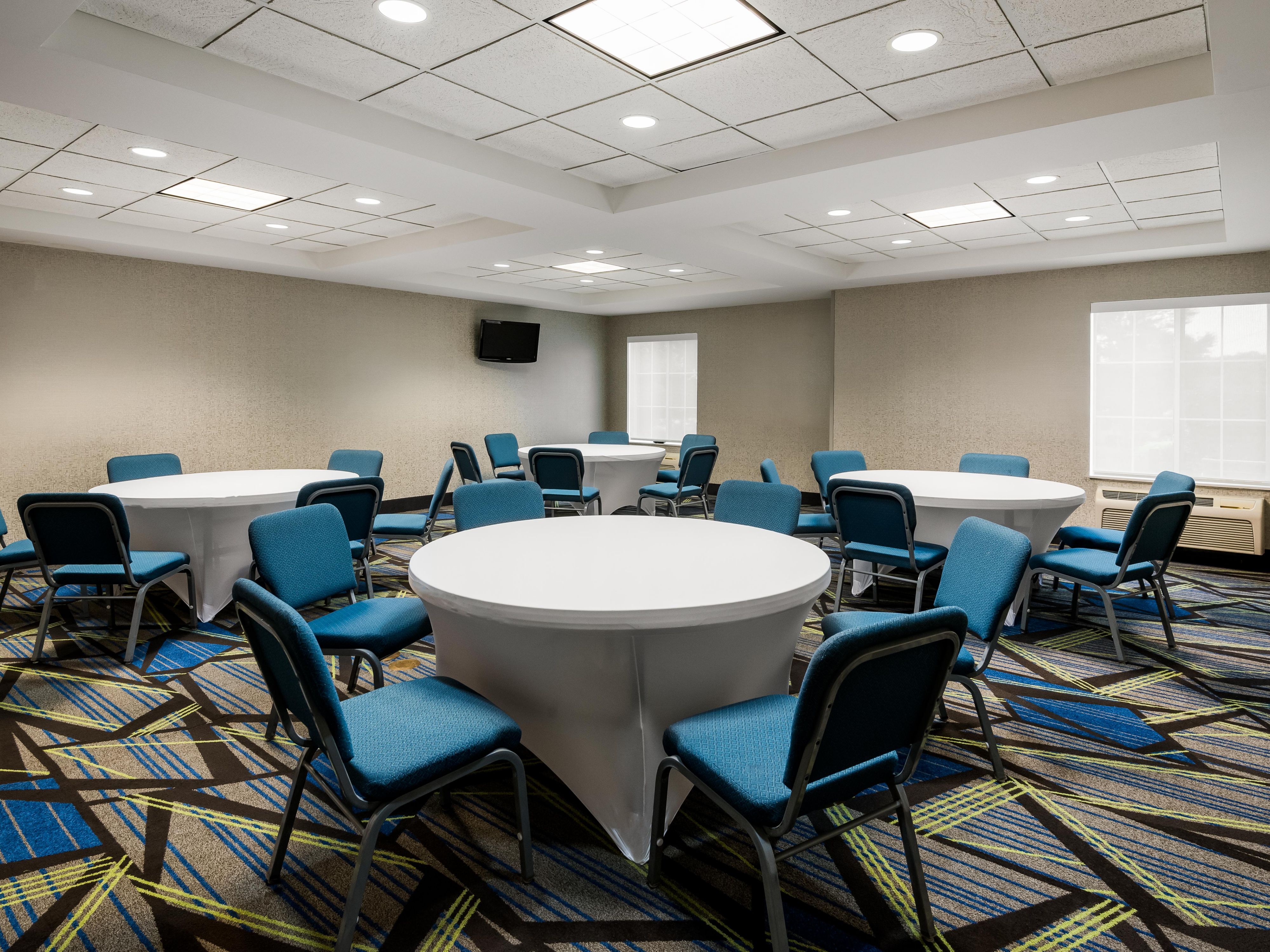 Host business meetings and social gatherings in our Gastonia hotel, conveniently located near I-85 and Hwy 321. Our flexible 800 sq. ft. meeting room, which can accommodate up to 50 guests, features buffet or catered options, modern amenities, and excellent service. We transform ordinary meetings into extraordinary events.