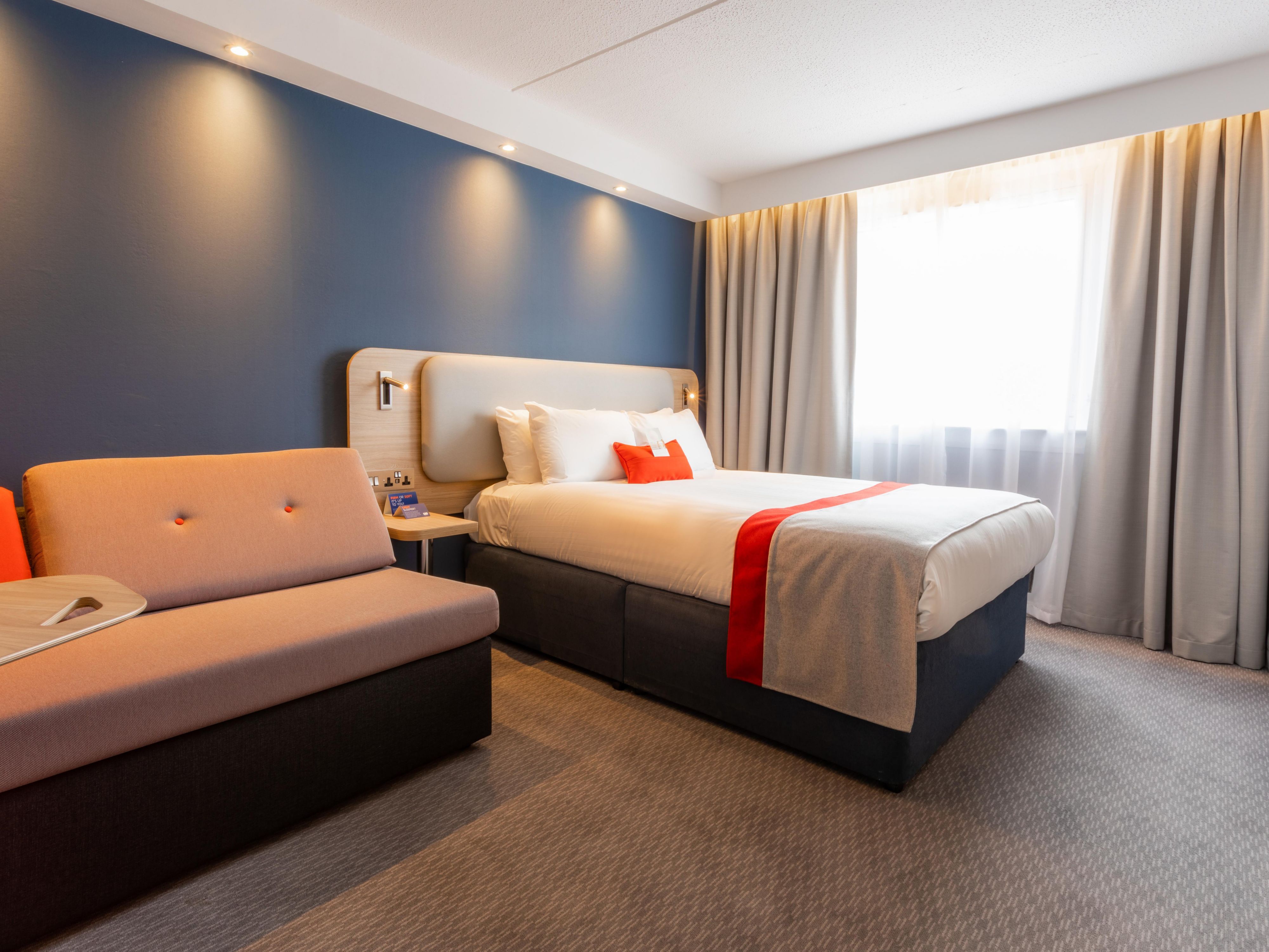 Make memories with the whole gang! Book our family rooms with a sofa bed and treat the kids to a Glasgow city break. Rooms with sofa beds are recommended for max two adults and two kids under 12.
