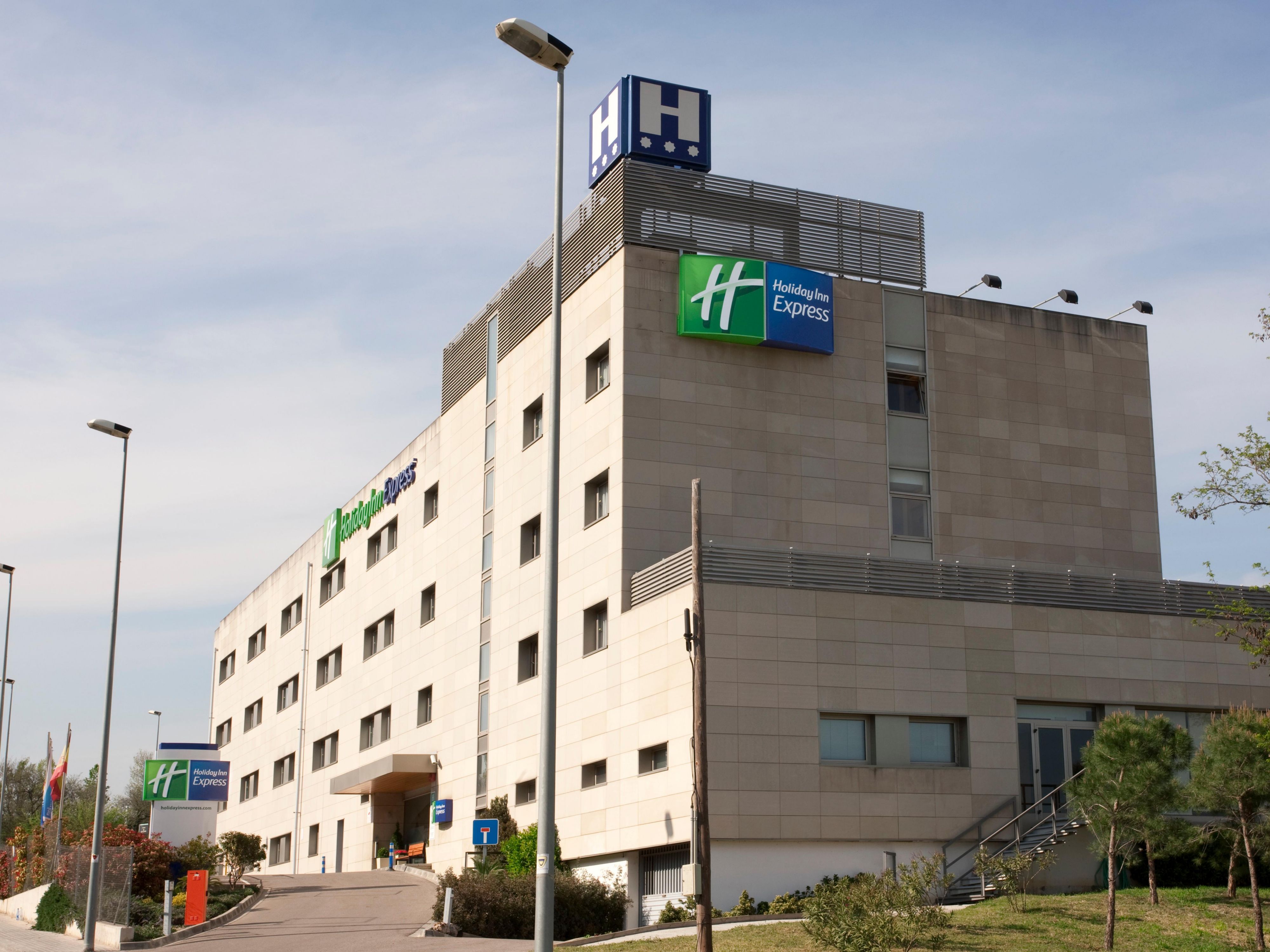 Welcome to Holiday Inn Express Montmelo