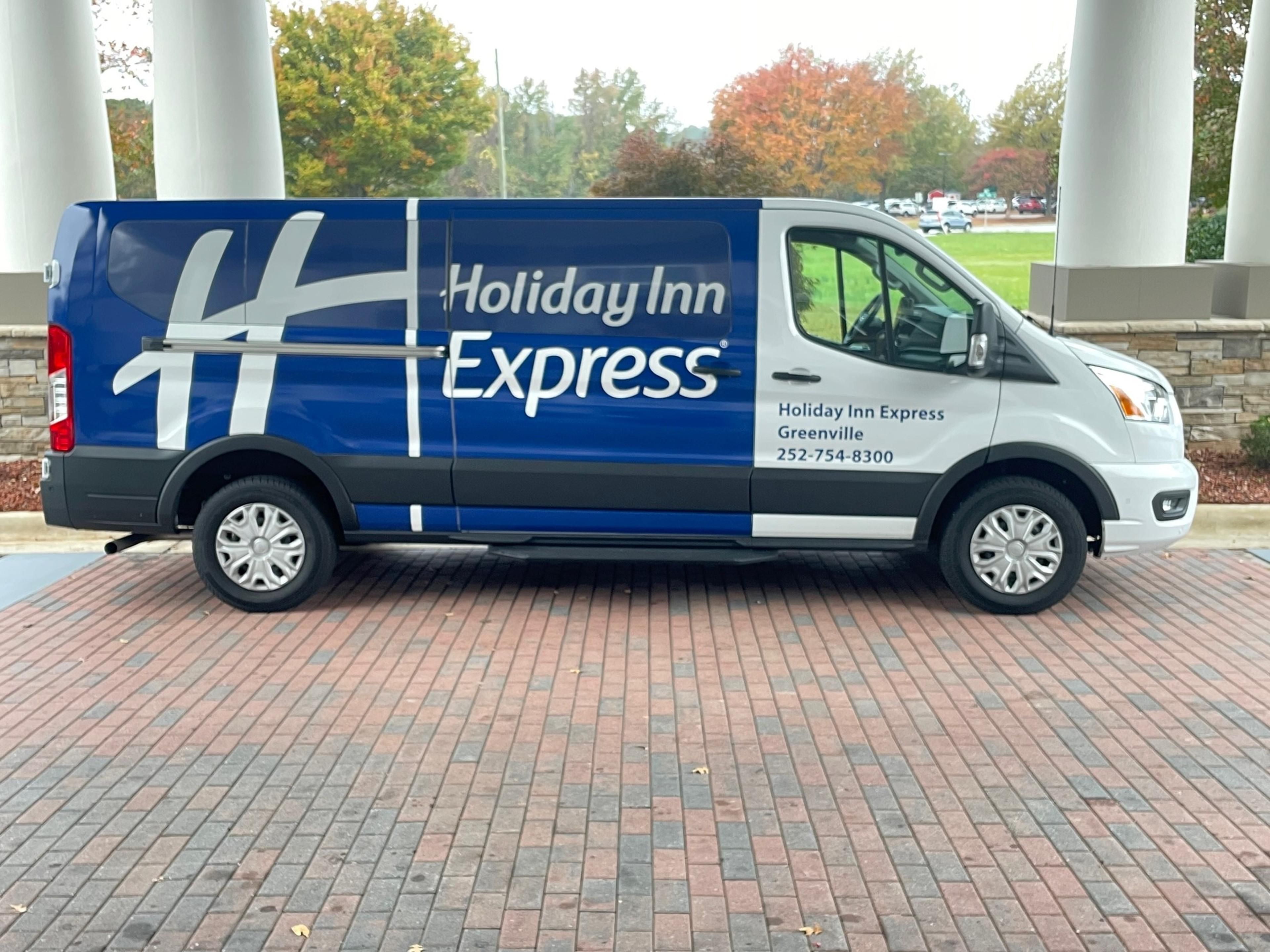 Take advantage of our free airport shuttle with safe and secure parking at the hotel. Avoid the fees and hassles of the airport with a smooth and easy shuttle.