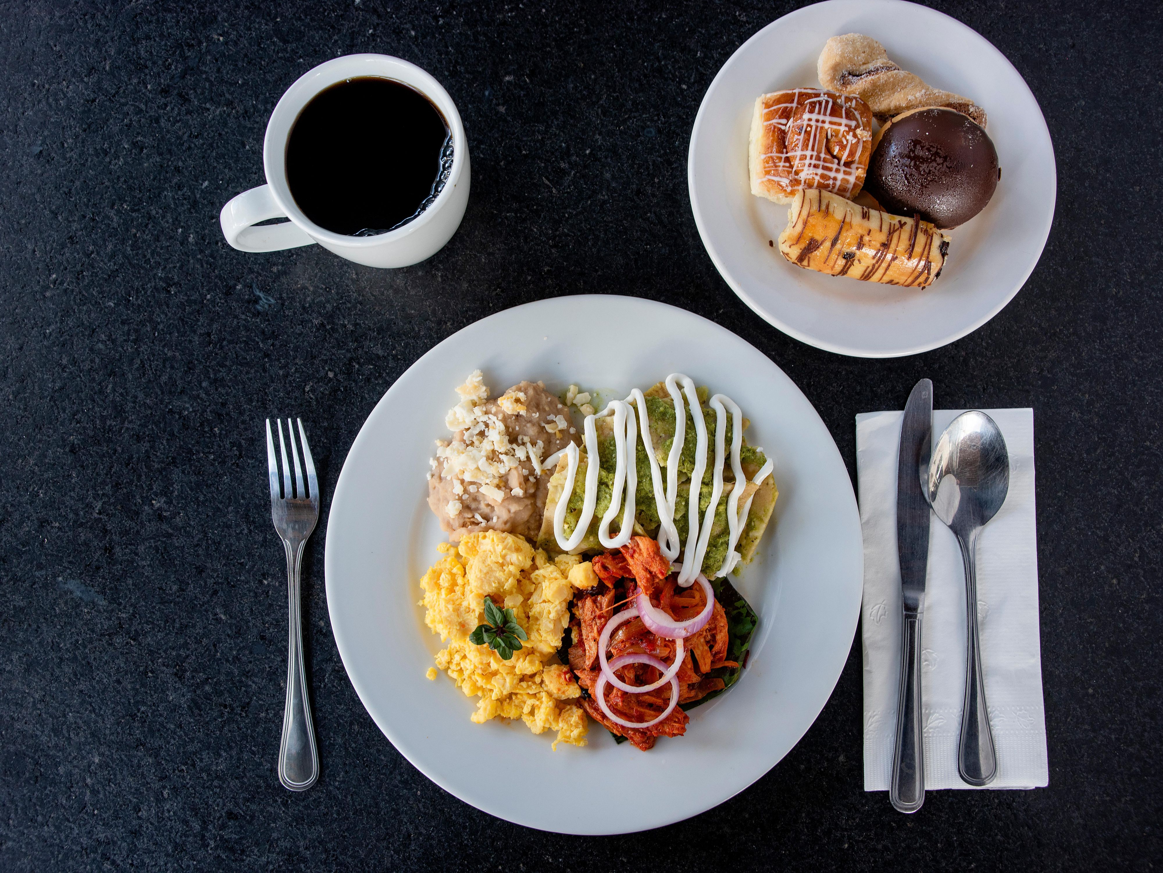 Come and try our delicious buffet breakfast. It includes eggs, chilaquiles, fruit, beans and coffee. Available from Monday to Friday at 6:30-10:00 AM and from Saturday to Sunday at 7:00-11:00 AM.  Breakfast included for guests. Public cost of $250 MXN per person.