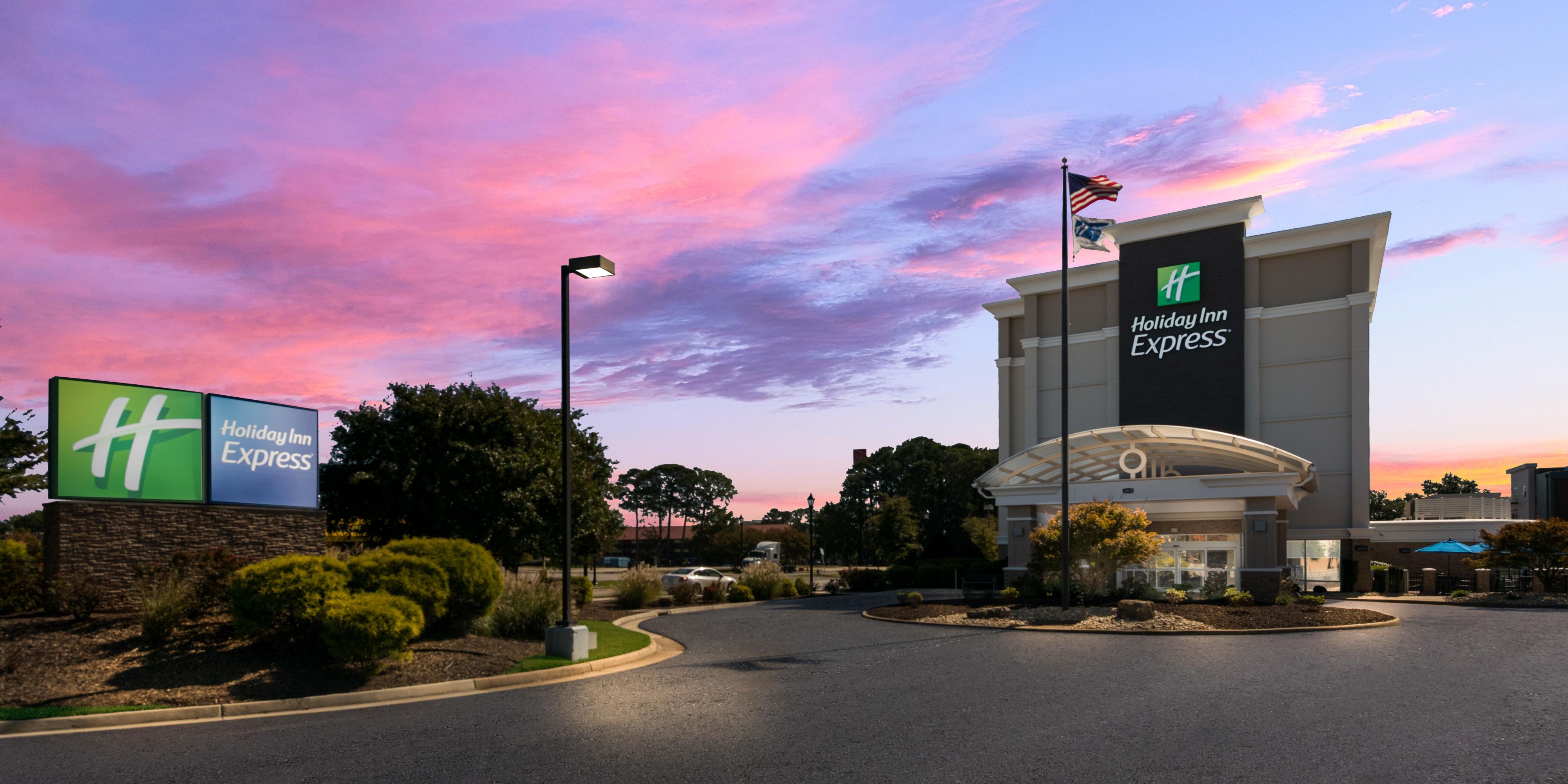 Hotel Near Hampton Coliseum, VA | Holiday Inn Express Hampton ...