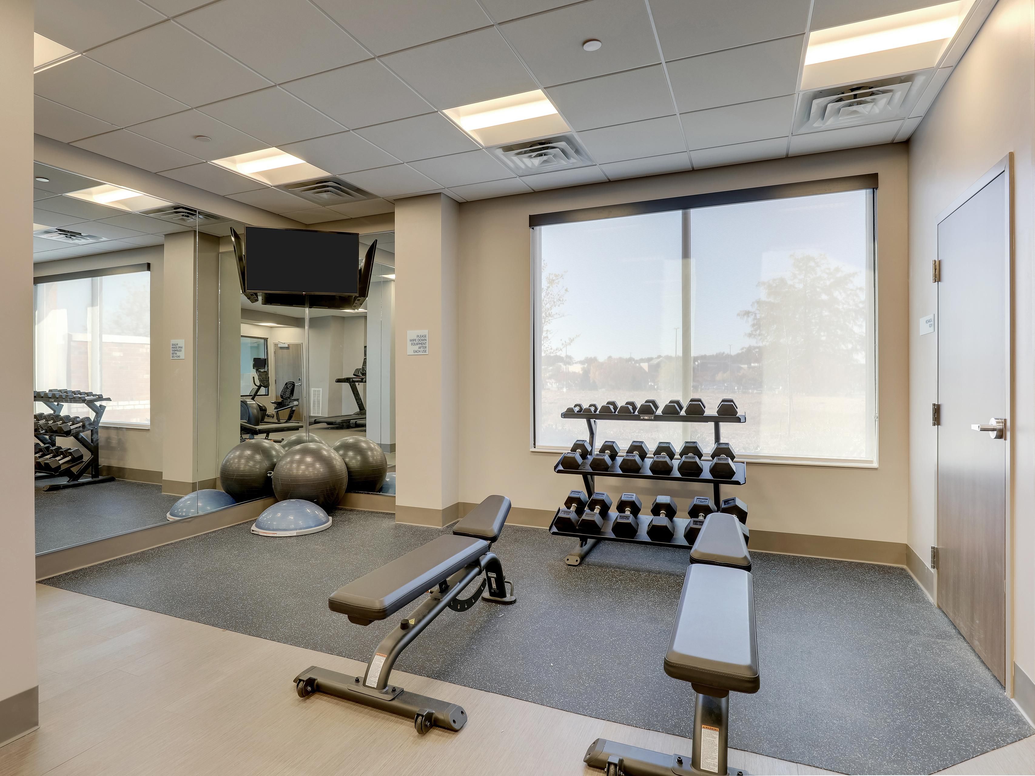 Workout whenever you want! Our Fitness Center is always open with lots of aerobic and cardio equipment to make it easy to stick to your exercise routine, no sweat!