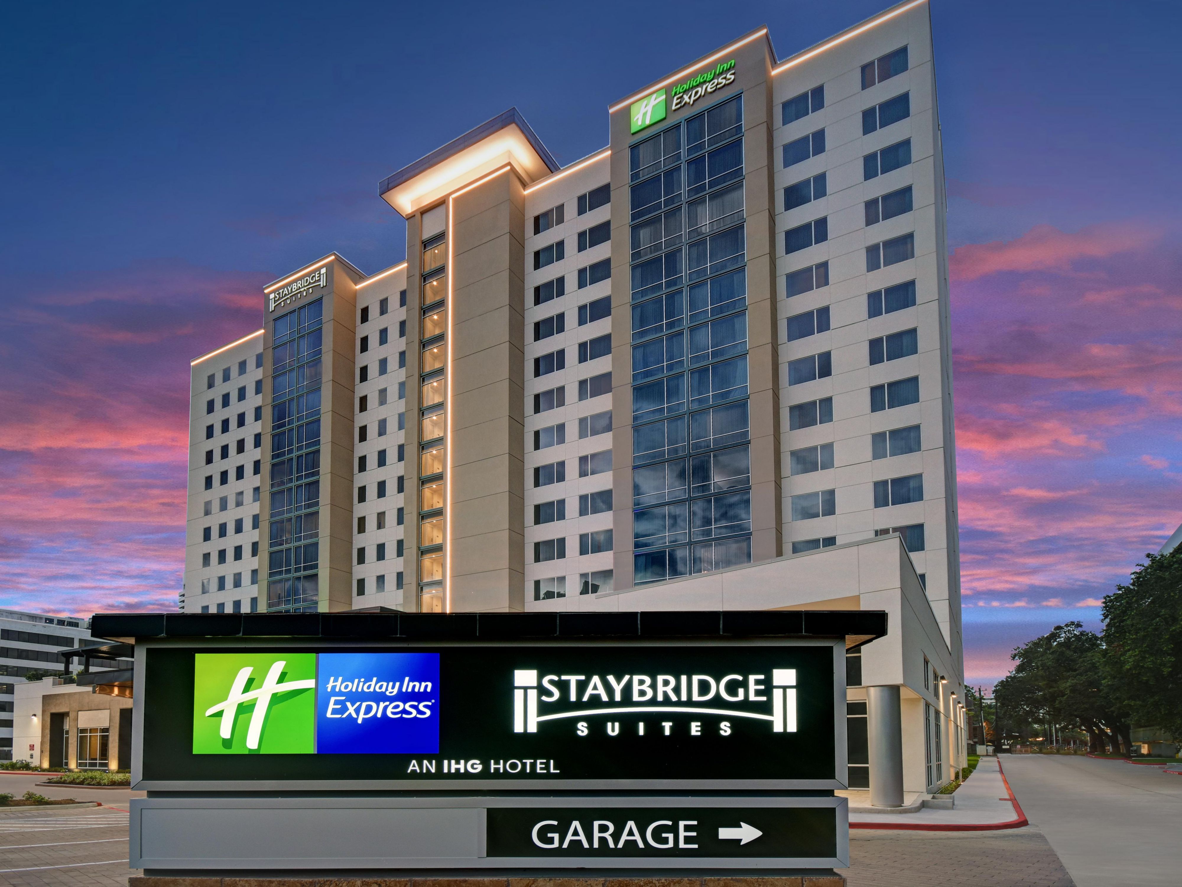 Welcome to the brand-new Dual brand Holiday Inn Express and Staybridge Suites Houston-Galleria Area. You’ll find comfort and modern luxury at one of the most prominent locations in Houston-Uptown and the Galleria area all under one roof! 