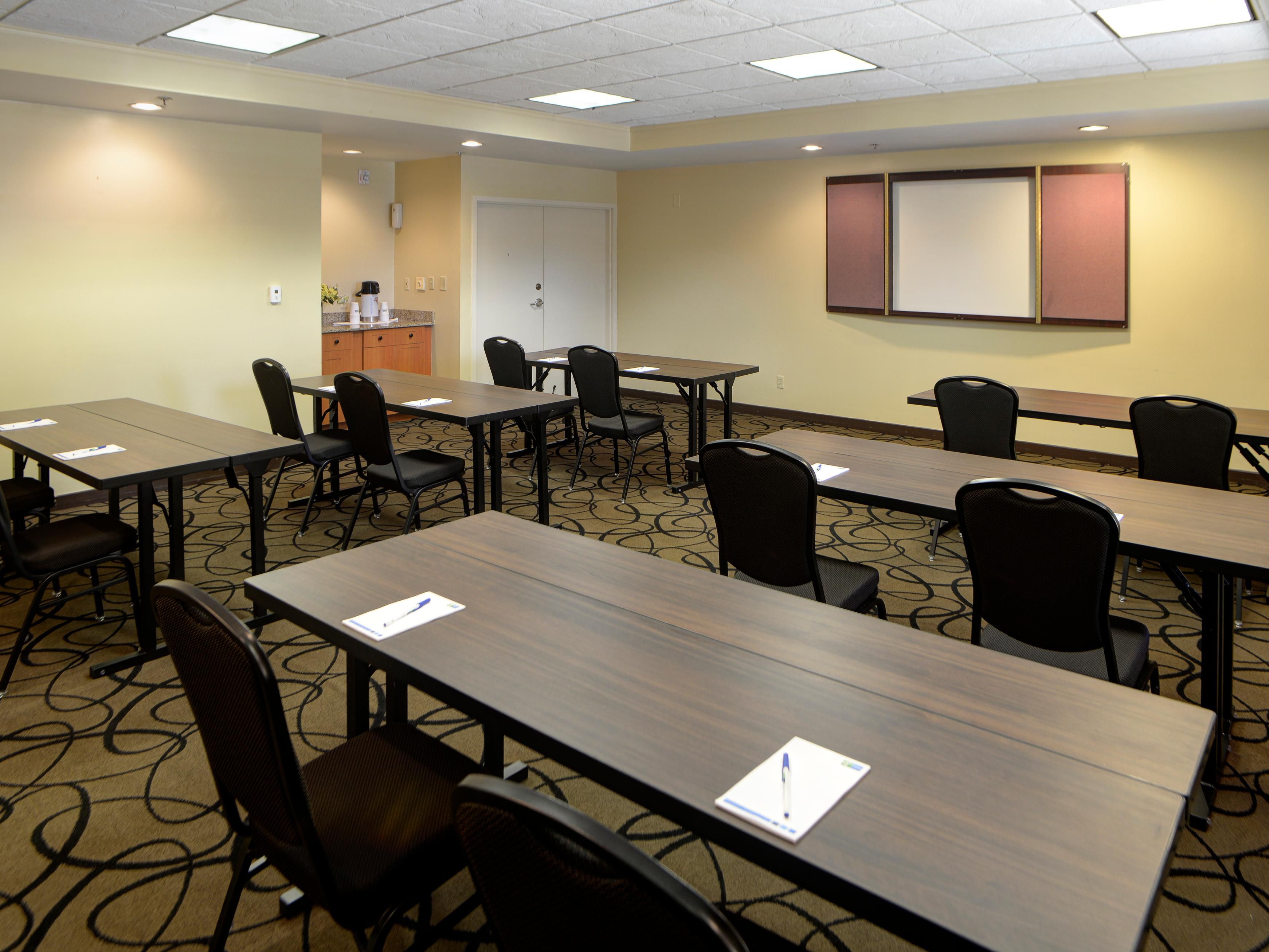 Looking for a place to hold your next business meeting or small get together? Our Indianapolis hotel's 552-square-feet meeting room can seat up to 30 guests for a lecture or a sales presentation. Audio/visual equipment is provided for a small fee.