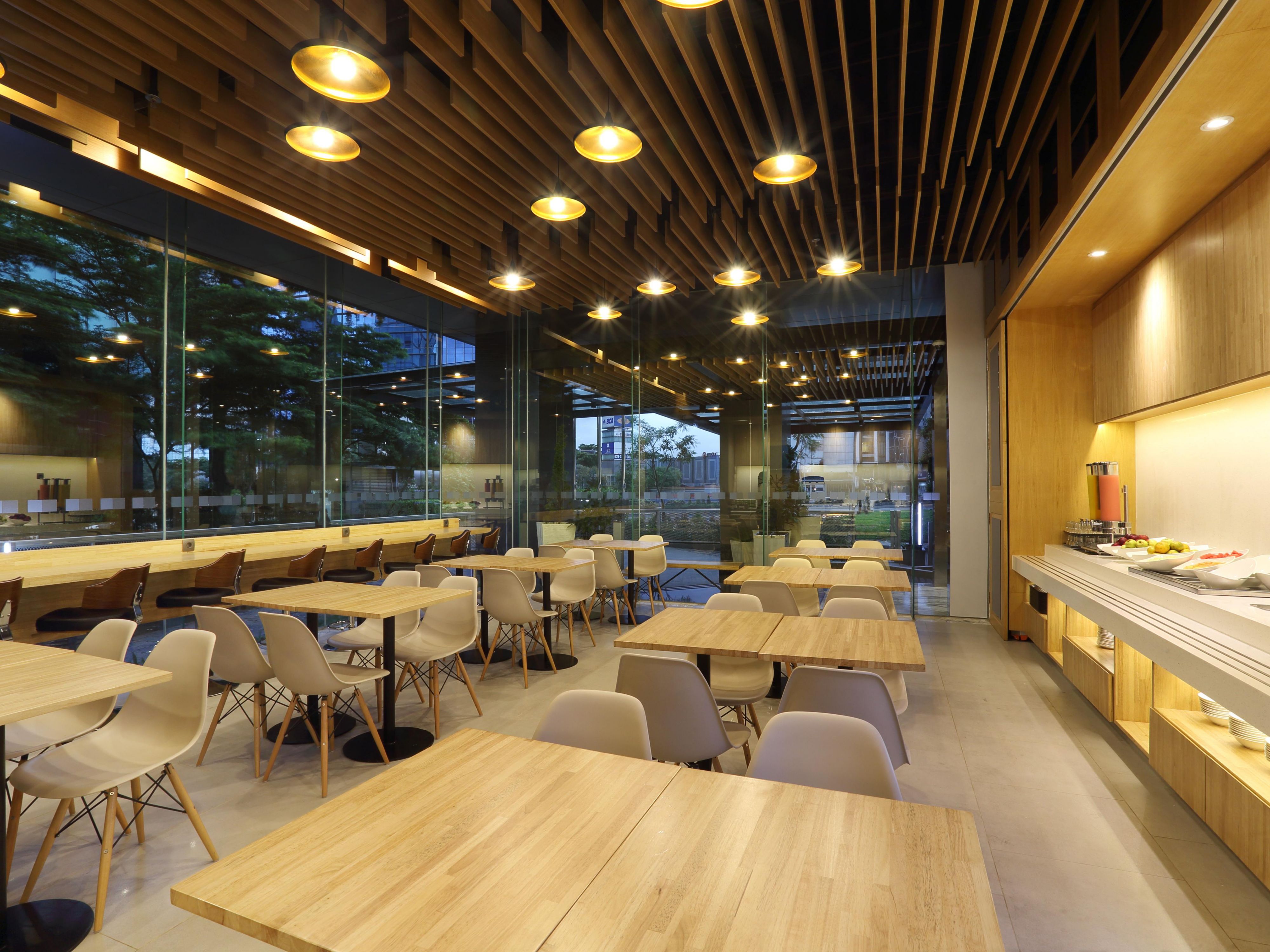 Located at the lobby level, our Great Room features free Express Start Breakfast Bar which has a Grab and Go counter available for guests who are in a hurry. The Great Room opens from 6am-10am, during the day you can use this space as a smart place to lounge around or surf the net using our free high-speed Wi-Fi to stay connected with your friend.