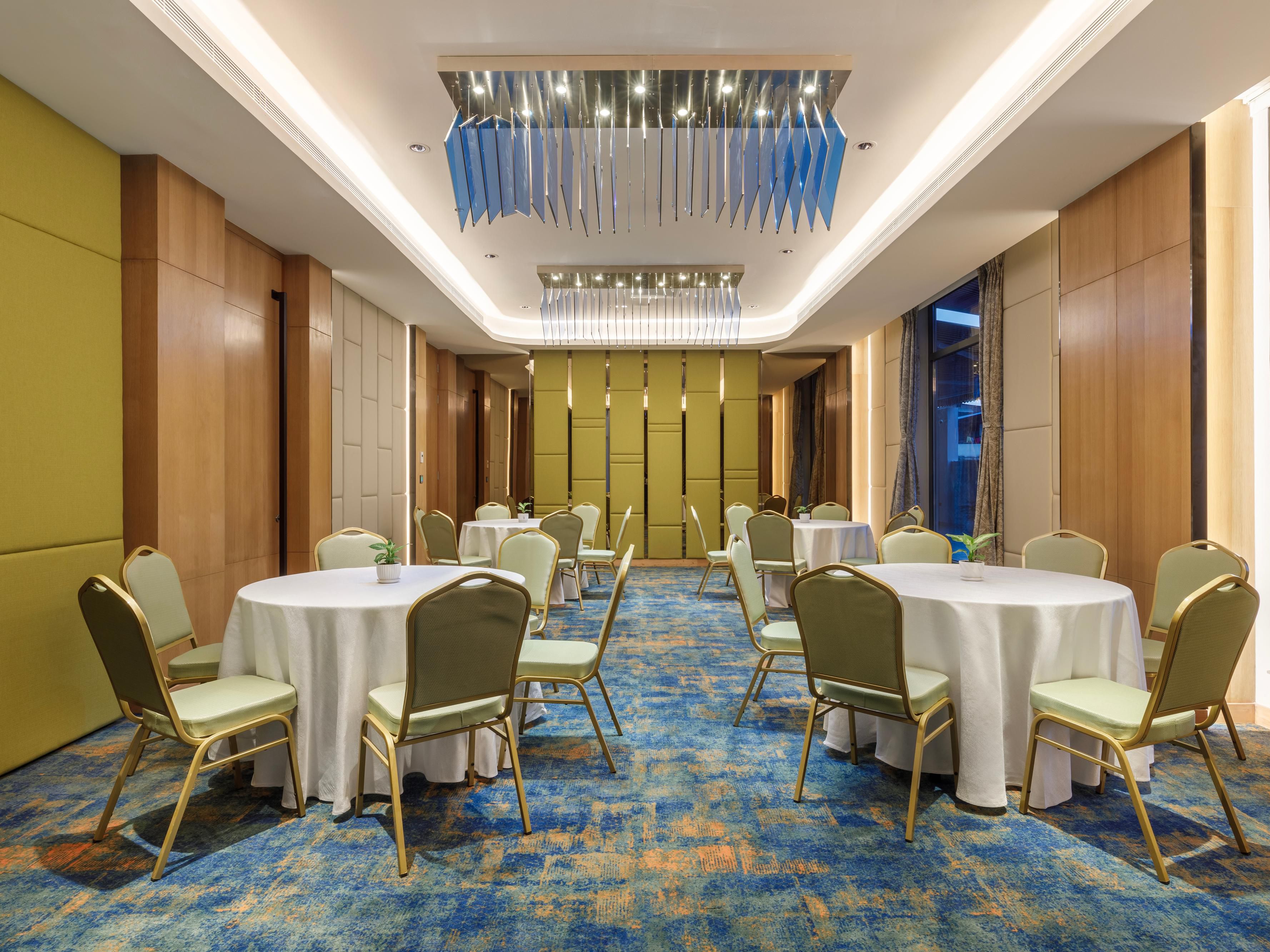 Your business events are our business. With meeting spaces spanning 163 sqm and equipped with modern audio-visual gear, we are your venue of choice. You can also host a social soiree in the banquet hall with a retractable roof terrace, for a versatile space. All this and more, at our smart hotel in Kathmandu.