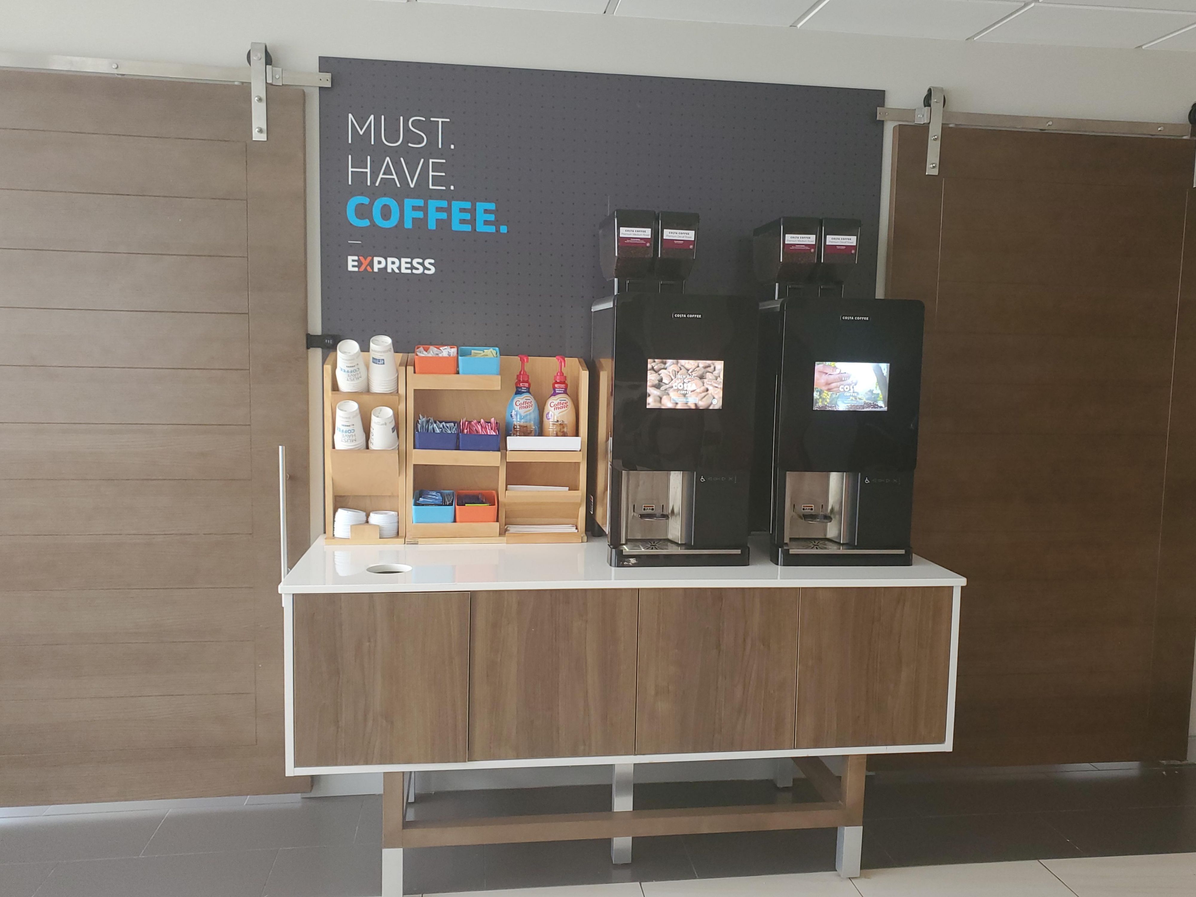 Savor the taste of freshly brewed coffee around the clock with our new bean-to-cup coffee machines, available 24/7 in the lobby. Elevate your stay with us and relish every sip of our exceptional coffee!