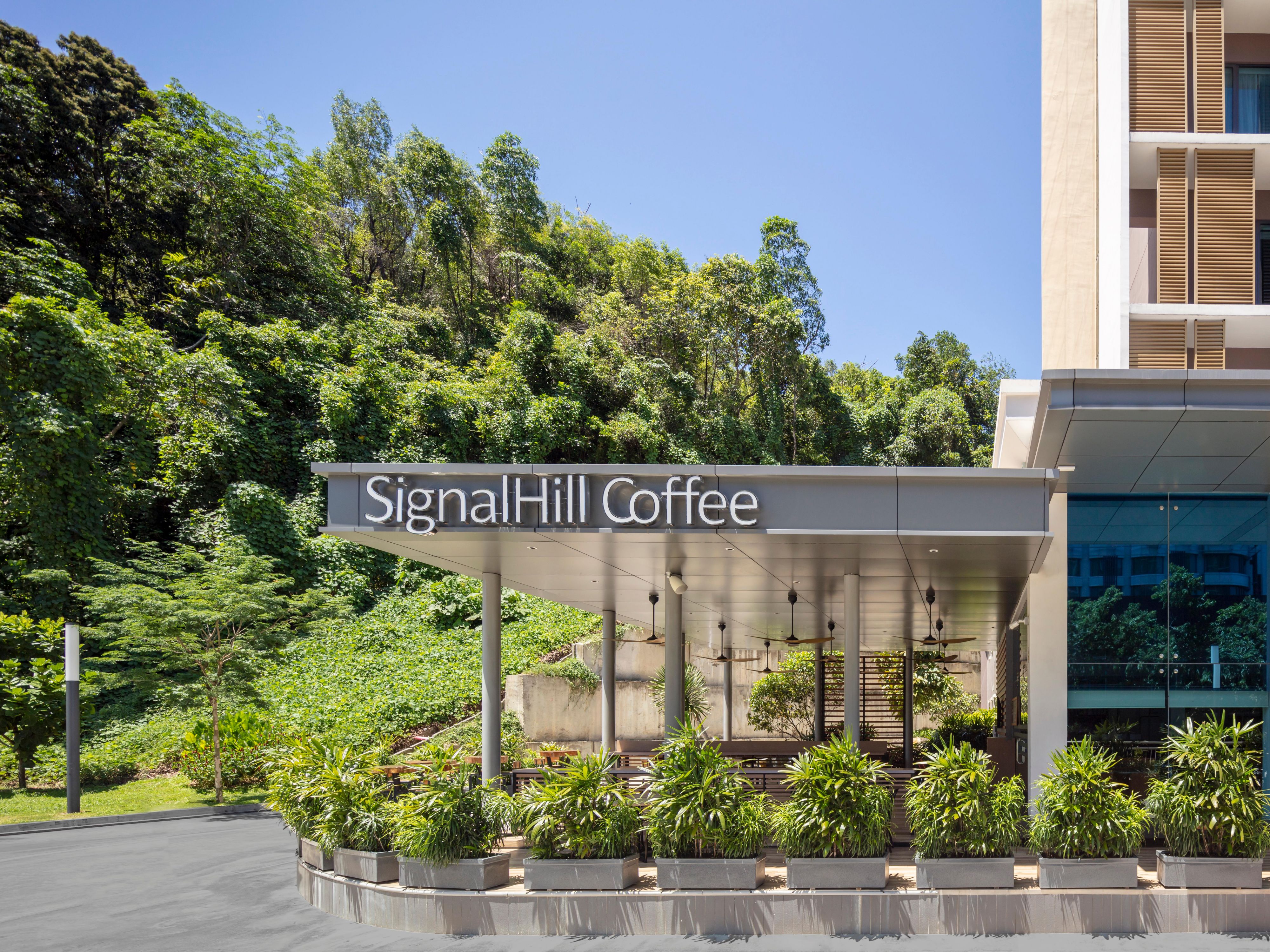 An idyllic open-air dining hideout set against the lush greenery of Signal Hill, SignalHill Coffee is a cosy enclave where locals meet that exudes a laidback charm. 

Kick back in the al-fresco veranda and enjoy a quiet cup of coffee or opt for selected house pour to pair them with our classic all-day offerings.