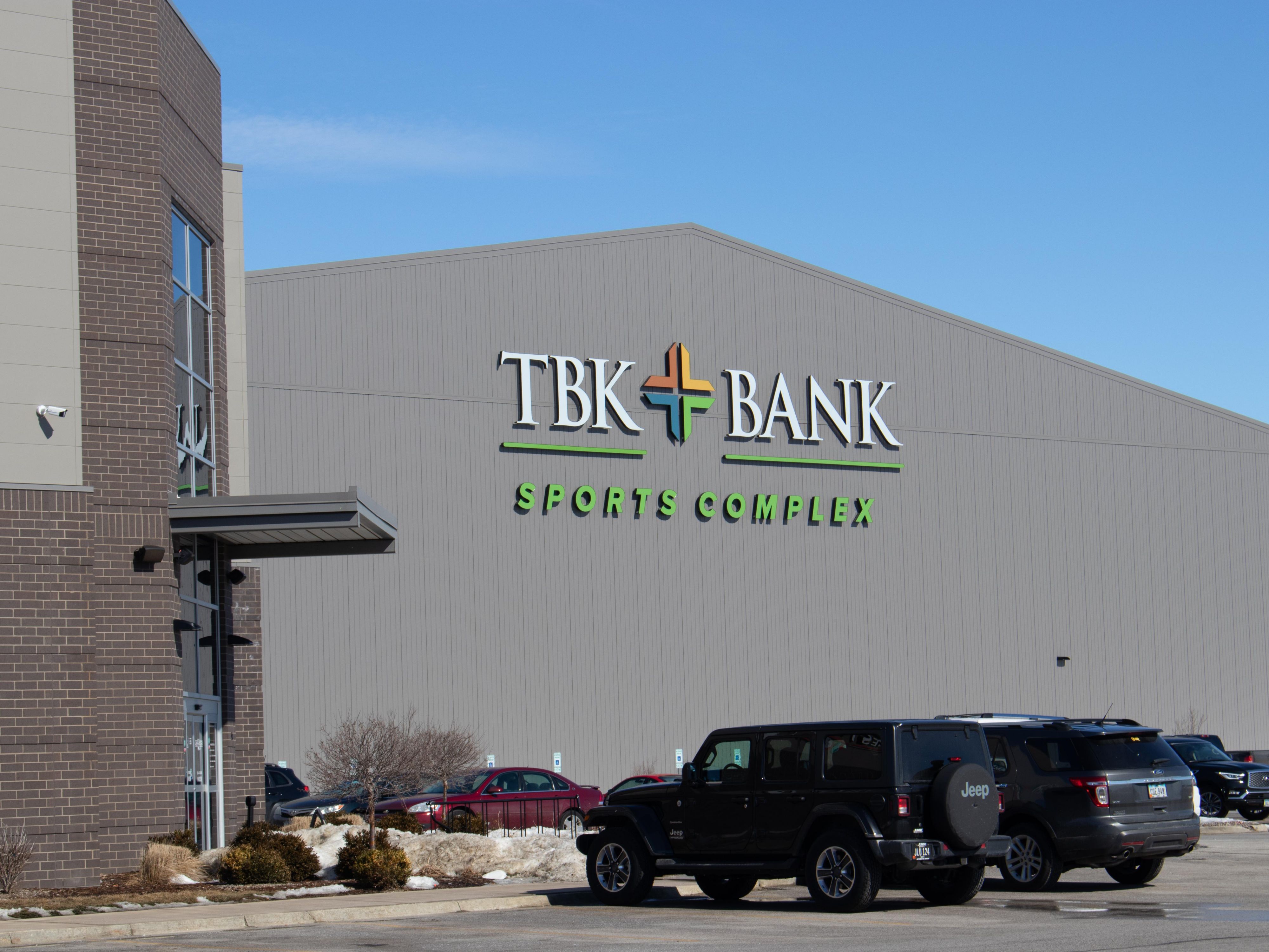 Bring the team and stay at the Holiday Inn Express Le Claire Riverfront! When you are
coming in for the big game, tournament, or to watch someone special win that medal, we want to be your hotel of choice. We can provide a group online booking so you can focus on the game!