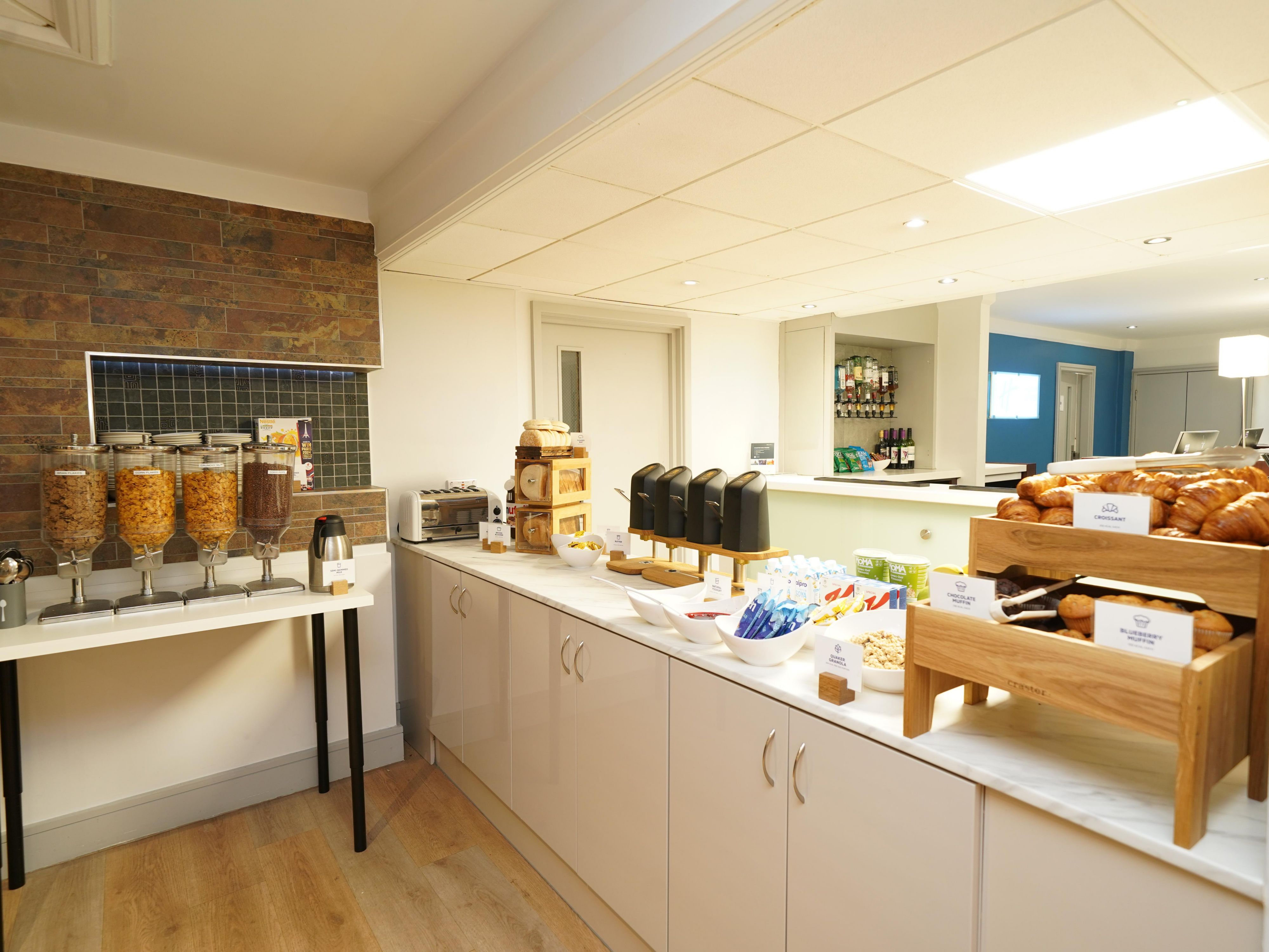 Our Free Express Start Breakfast or Grab & Go option. The complimentary breakfast includes cereals, fresh fruits, pastries and several hot items.