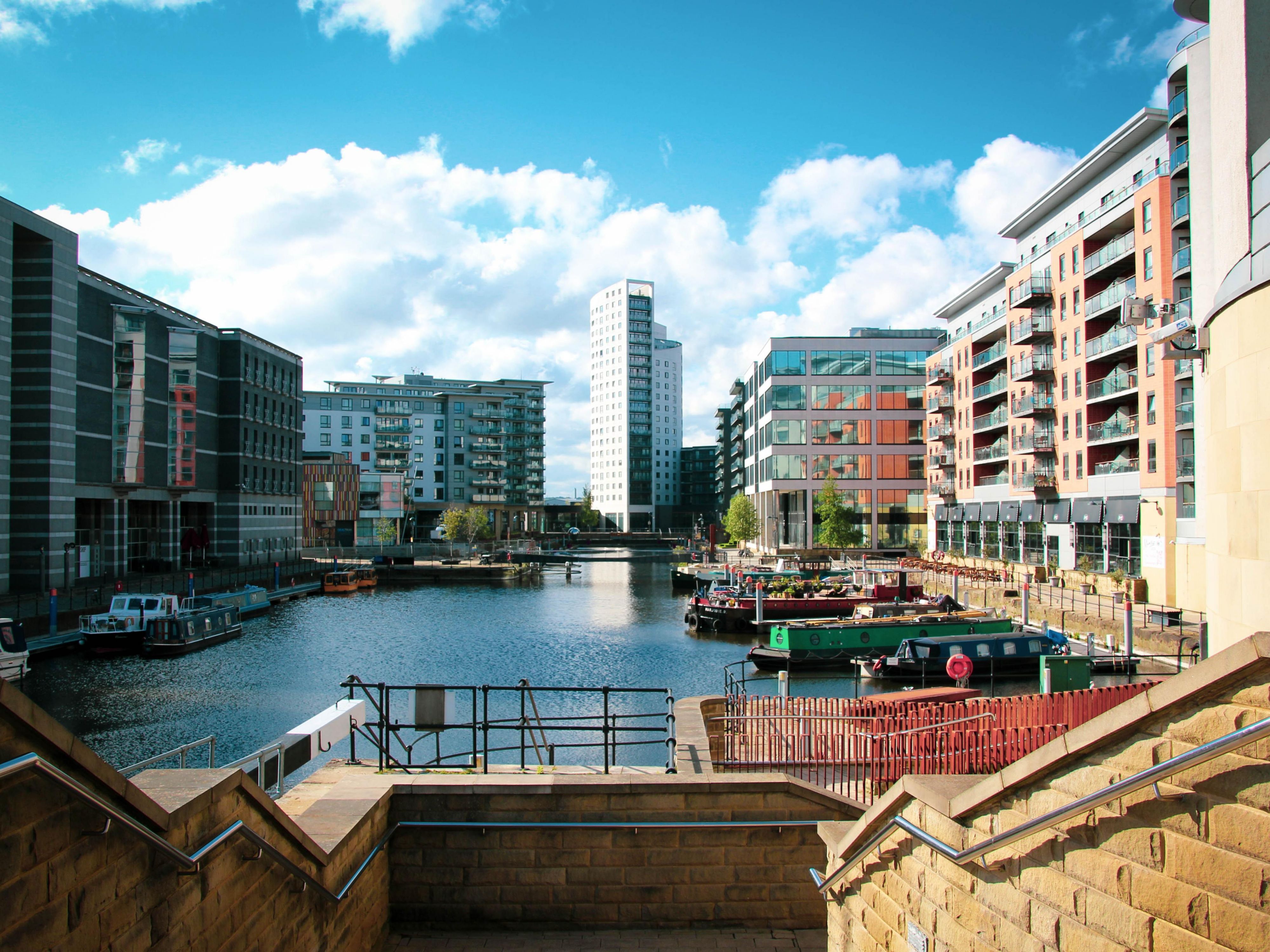 Shops, restaurants, attractions and nightlife are all within an easy walking distance from our location in Leeds Docks, right next to the Royal Armouries.