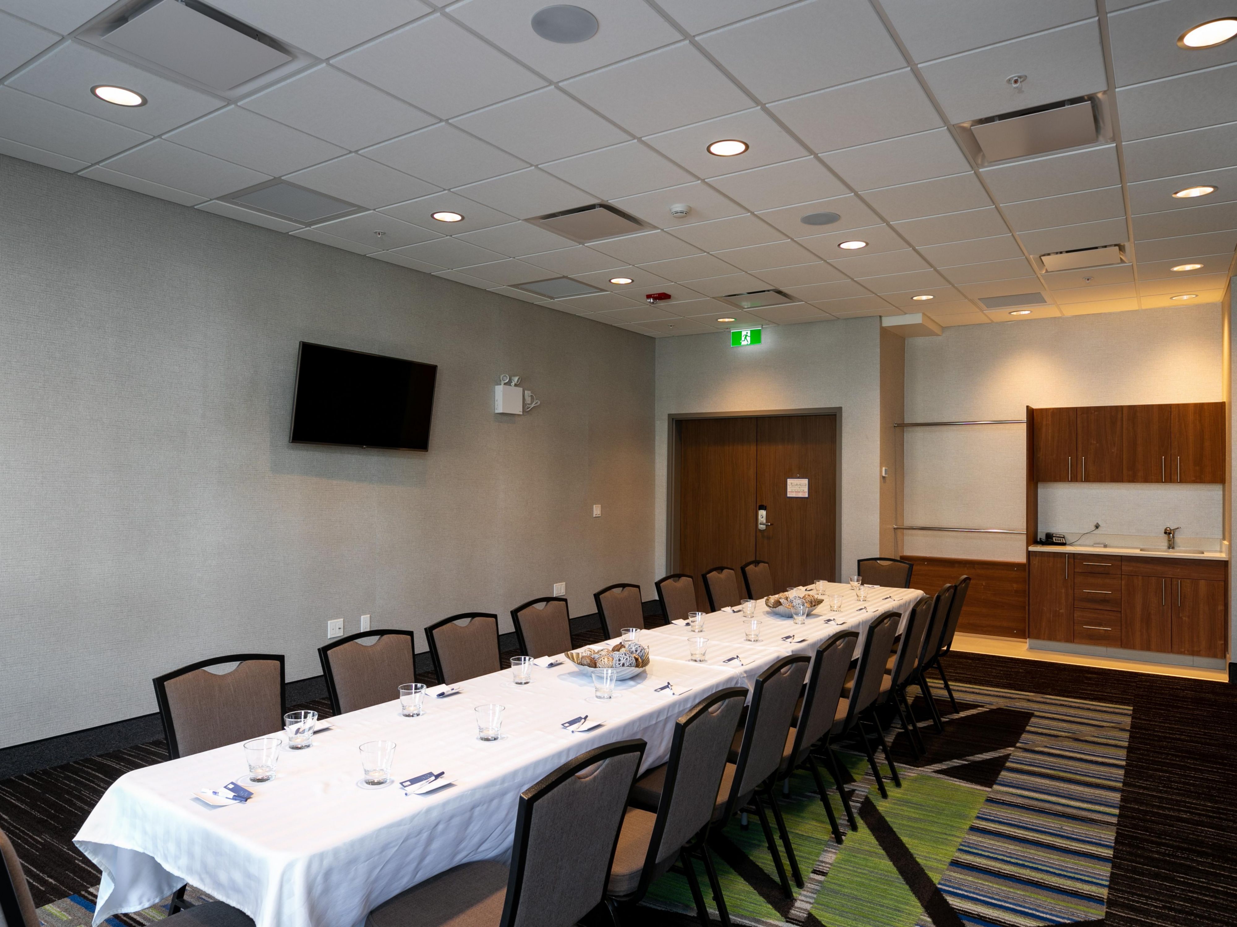 Three meeting rooms are available. Flexible business boardroom for seating up to 12 guests, meeting rooms which combine into one larger room with seating for up to 100 guests or split into two rooms for 50-60 people.