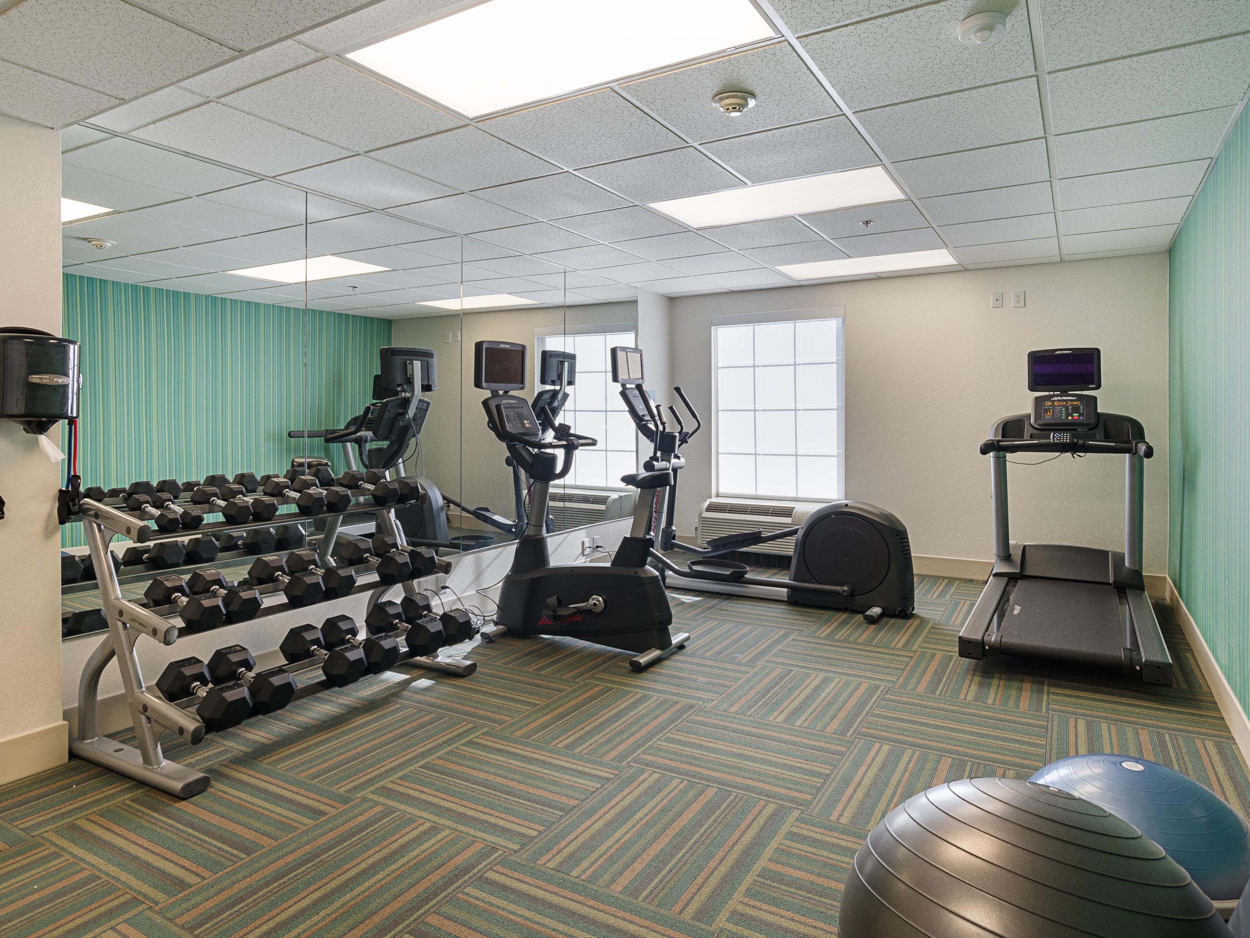 Maintain your fitness routine at any time in our 24-hour fitness center. Featuring elliptical machines, free weights, and treadmills, you can tailor your workout to suit your preferences at our Bucyrus hotel. 