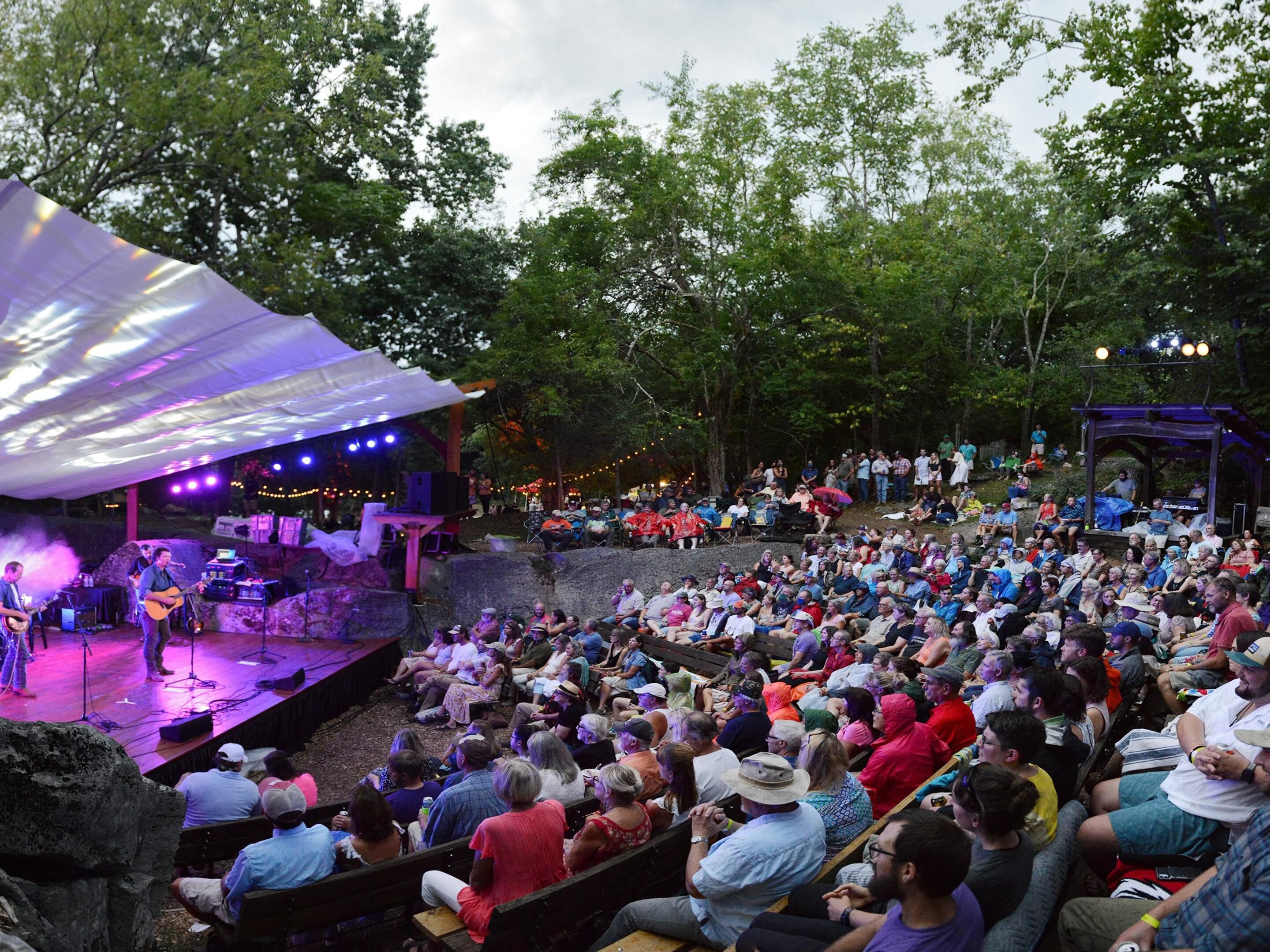 Our hotel is the perfect base for exploring historic Lexington and the surrounding Shenandoah Valley. Washington and Lee University, the Virginia Military Institute, the Virginia Horse Center, and the Lime Kiln Theater are all just a short drive from our hotel.