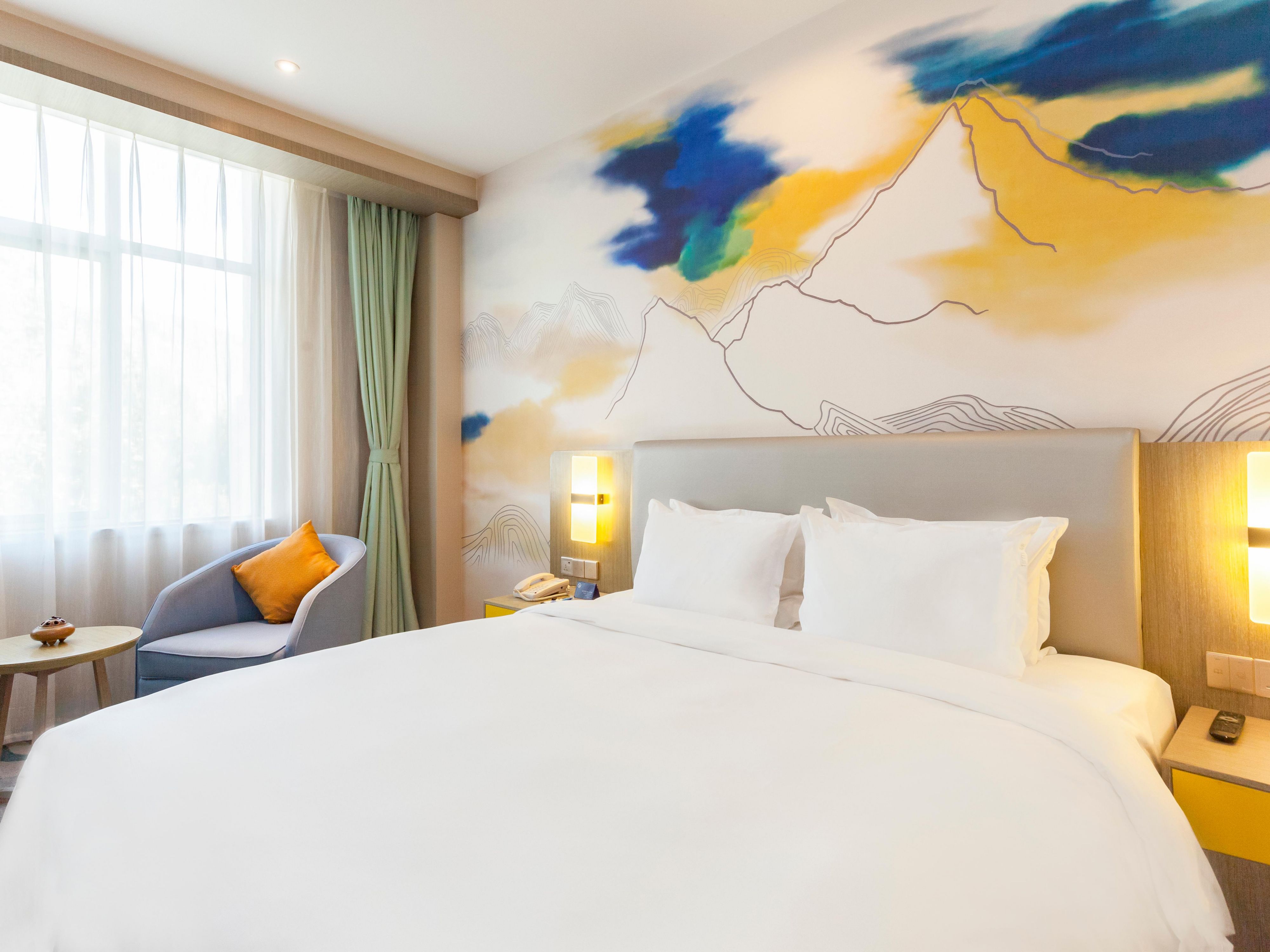 HOLIDAY INN EXPRESS SUITE