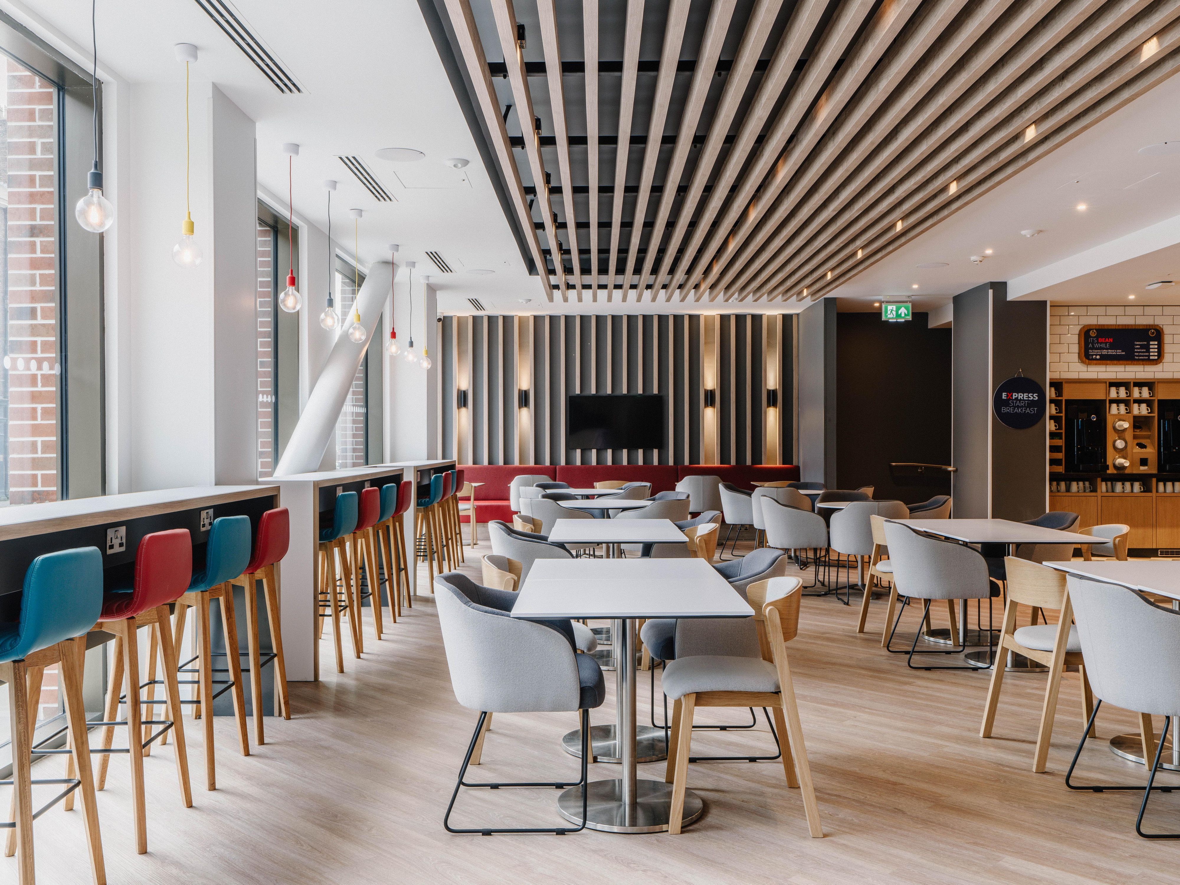 The Holiday Inn Express Liverpool Central is located in the Ropewalks area of Liverpool City Centre. Just a short walk from Liverpool Central and Liverpool Lime Street train station and a short walk to Albert Dock. 
It's a great place to meet for an informal meeting in our open lobby or enquire about a private meeting space.