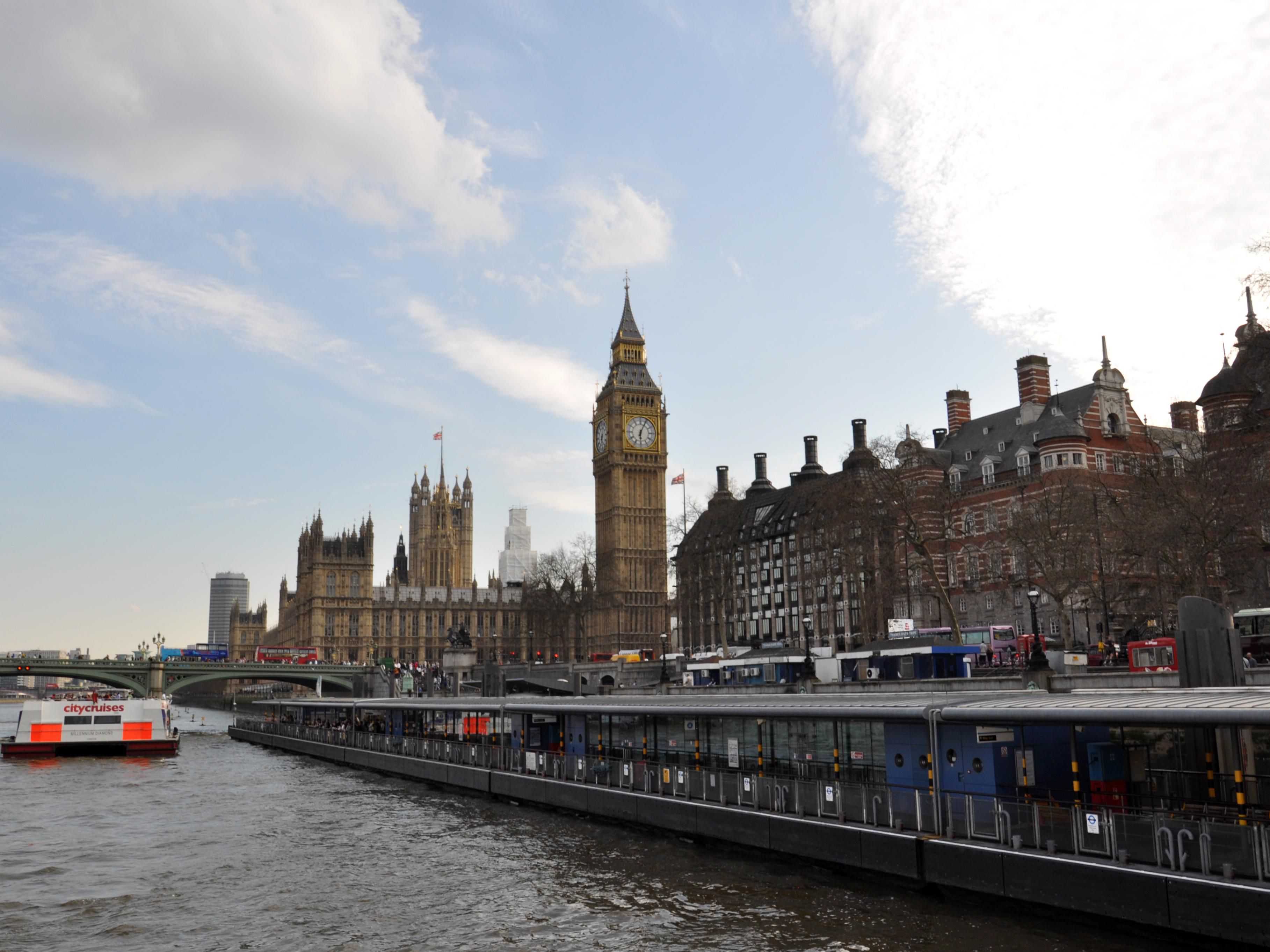 Conveniently located near major transport links, including Stratford Tube (town centre exit), London Overground, National Rail, DLR, and the Elizabeth Line, our Zone 2/3 hotel (no congestion charges!) is the perfect base for exploring the city, with easy connections to Central London, Heathrow, London City Airport, and St. Pancras.