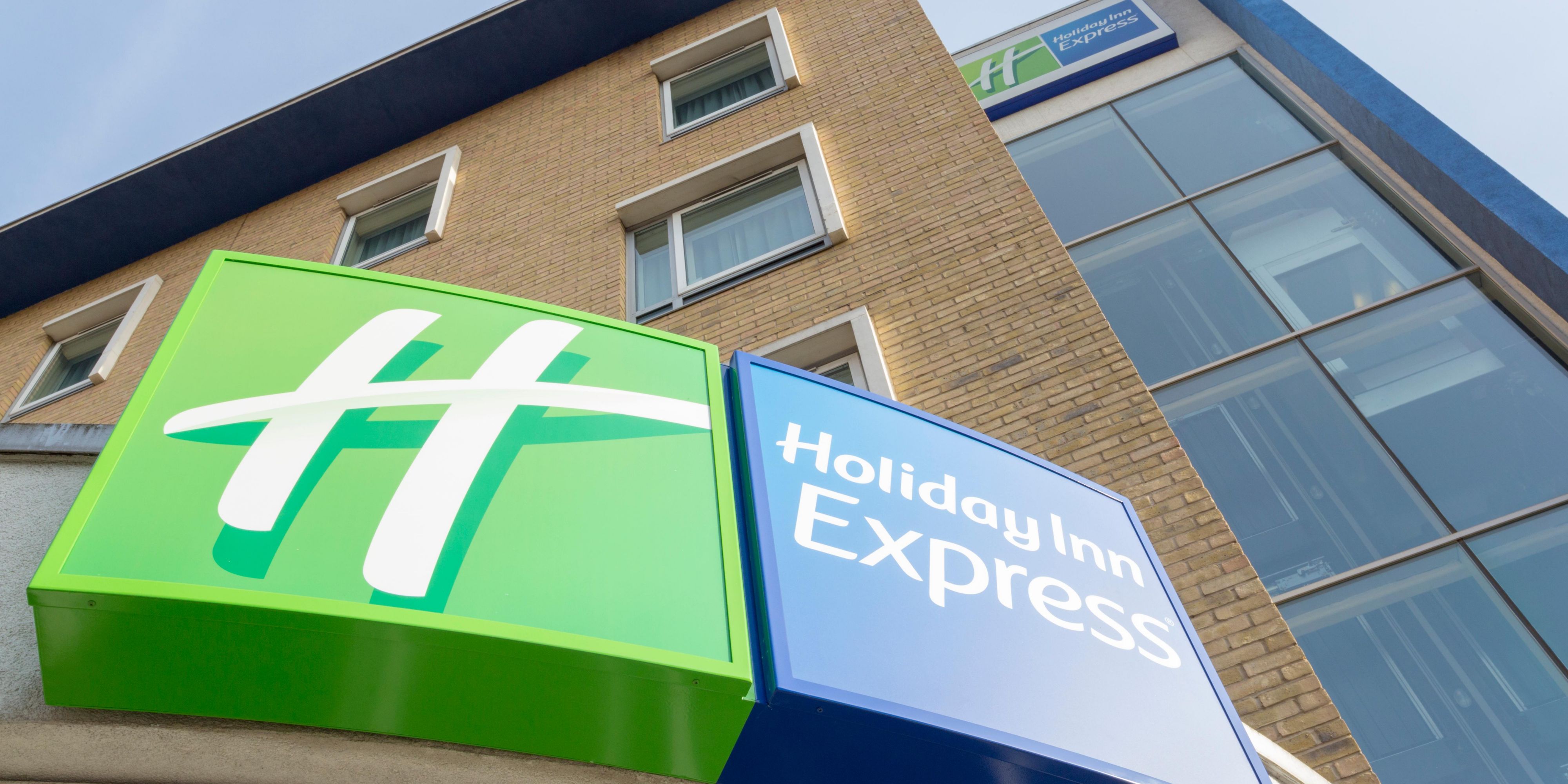 Holiday Inn Express London Earl S Court Hotel By IHG   Holiday Inn Express London 5473196632 2x1