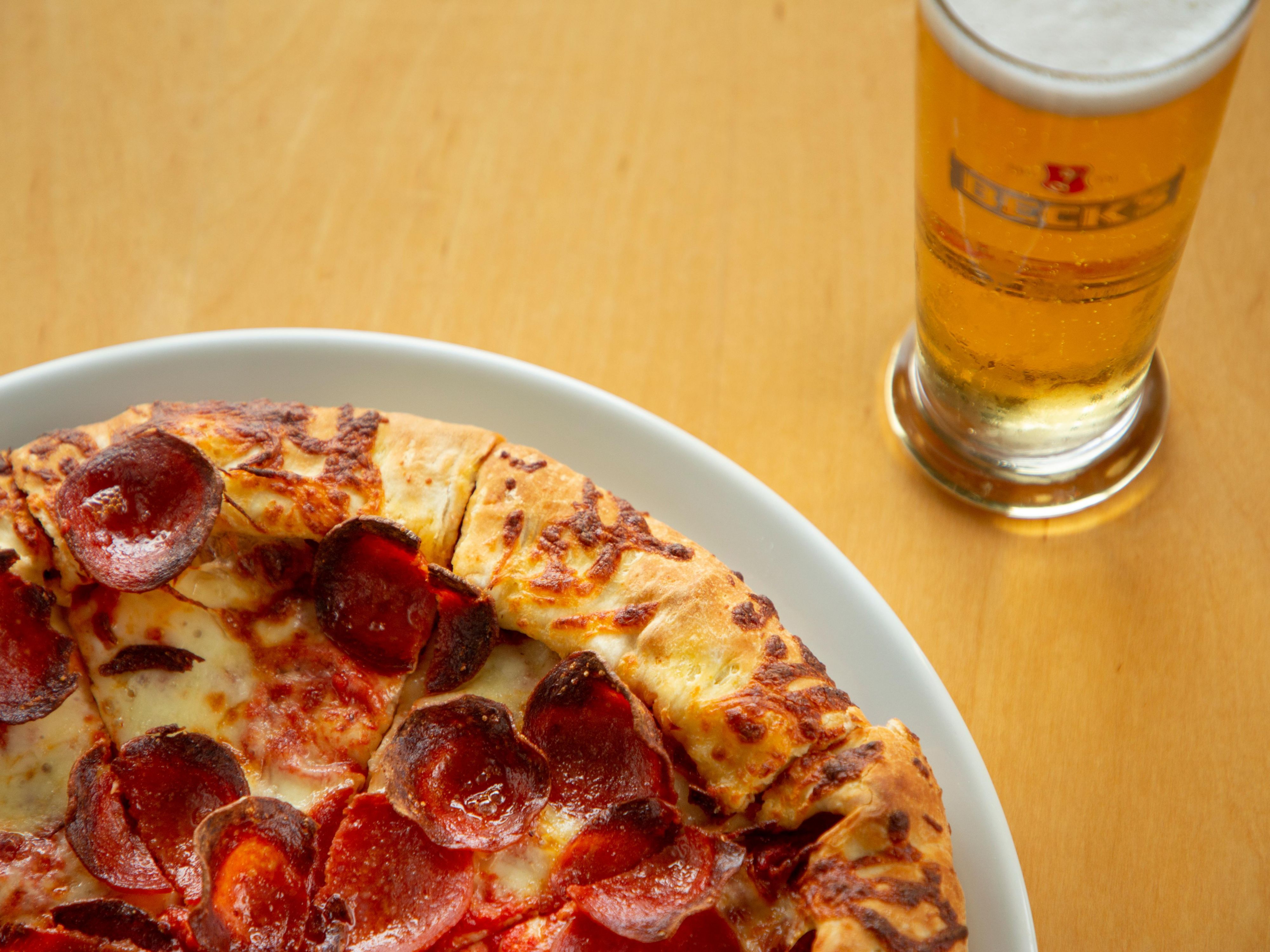 Enjoy a drink or a snack with friends in the stylish lobby bar. Also selection of pizza and lite bites are available 24 hours.