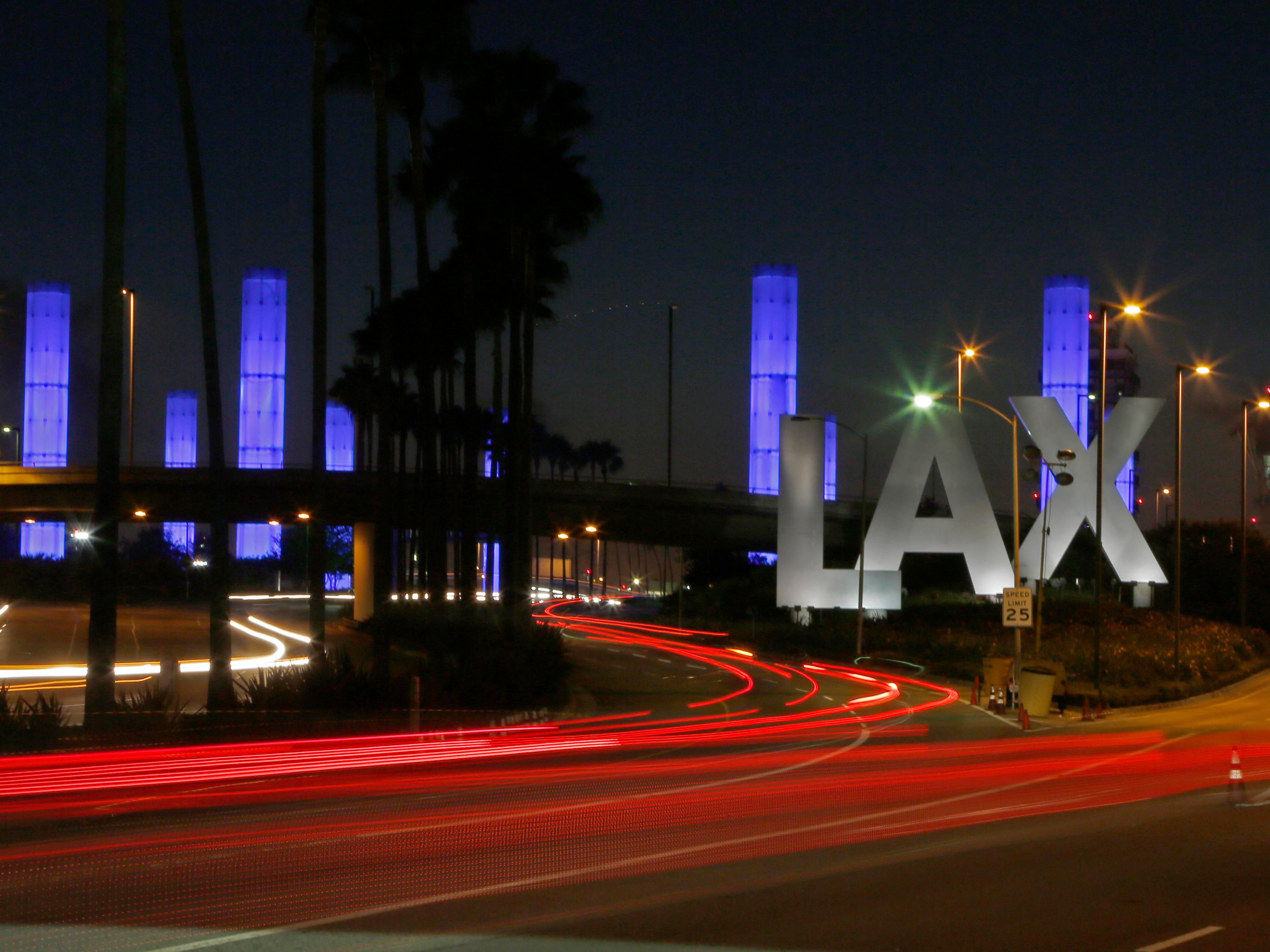 We offer complimentary shuttle service to our guests to and from the Los Angeles International Airport.  PLEASE CALL HOTEL DIRECTLY AT 310.645.7700 UPON AIRPORT ARRIVAL FOR SHUTTLE PICK UP INSTRUCTIONS. 