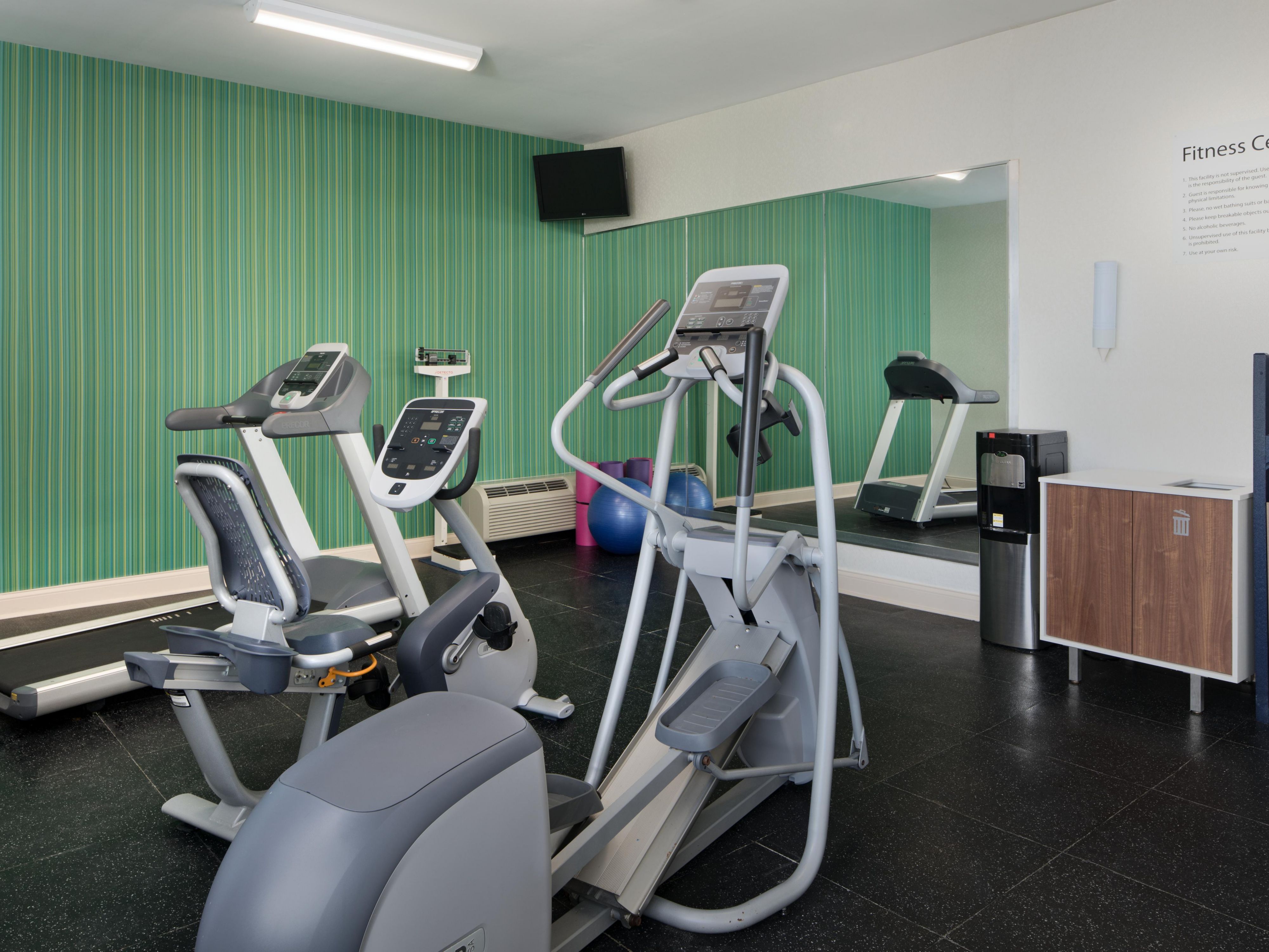 Don't miss you daily workout routine just because you're on the road! Available 24 hours daily to all guests. The Fitness Center offers state-of-the-art equipment, such as, a treadmill, elliptical machine, bicycle, and more.