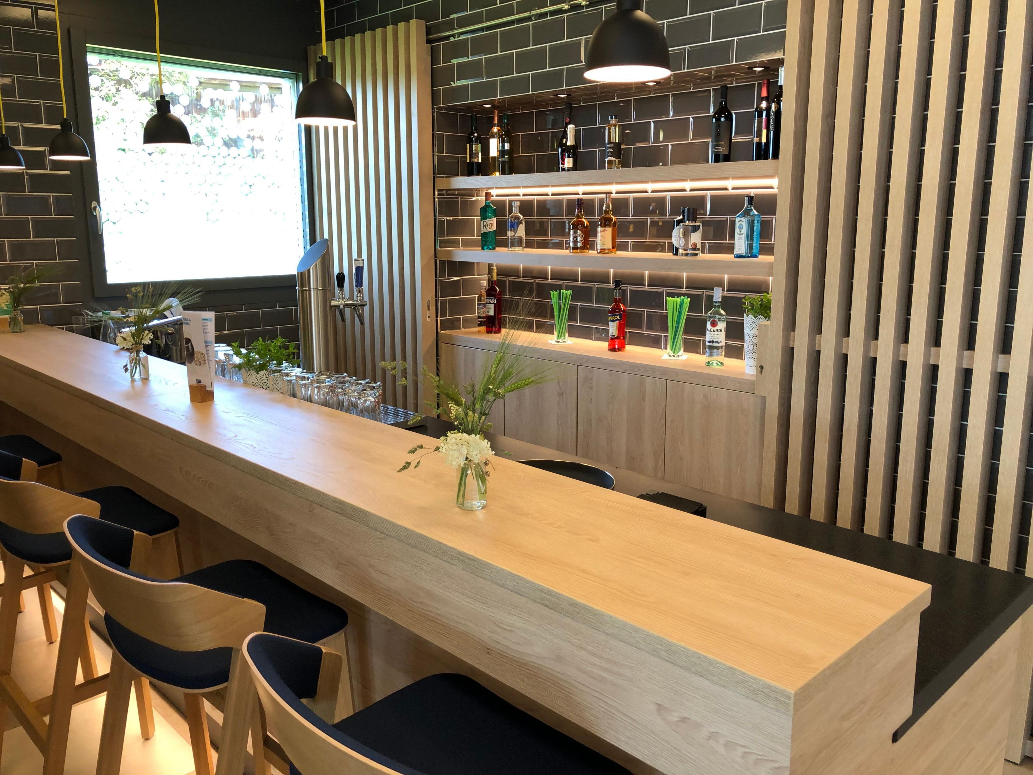 An inviting offering
Local wines and beers
Small snacks

