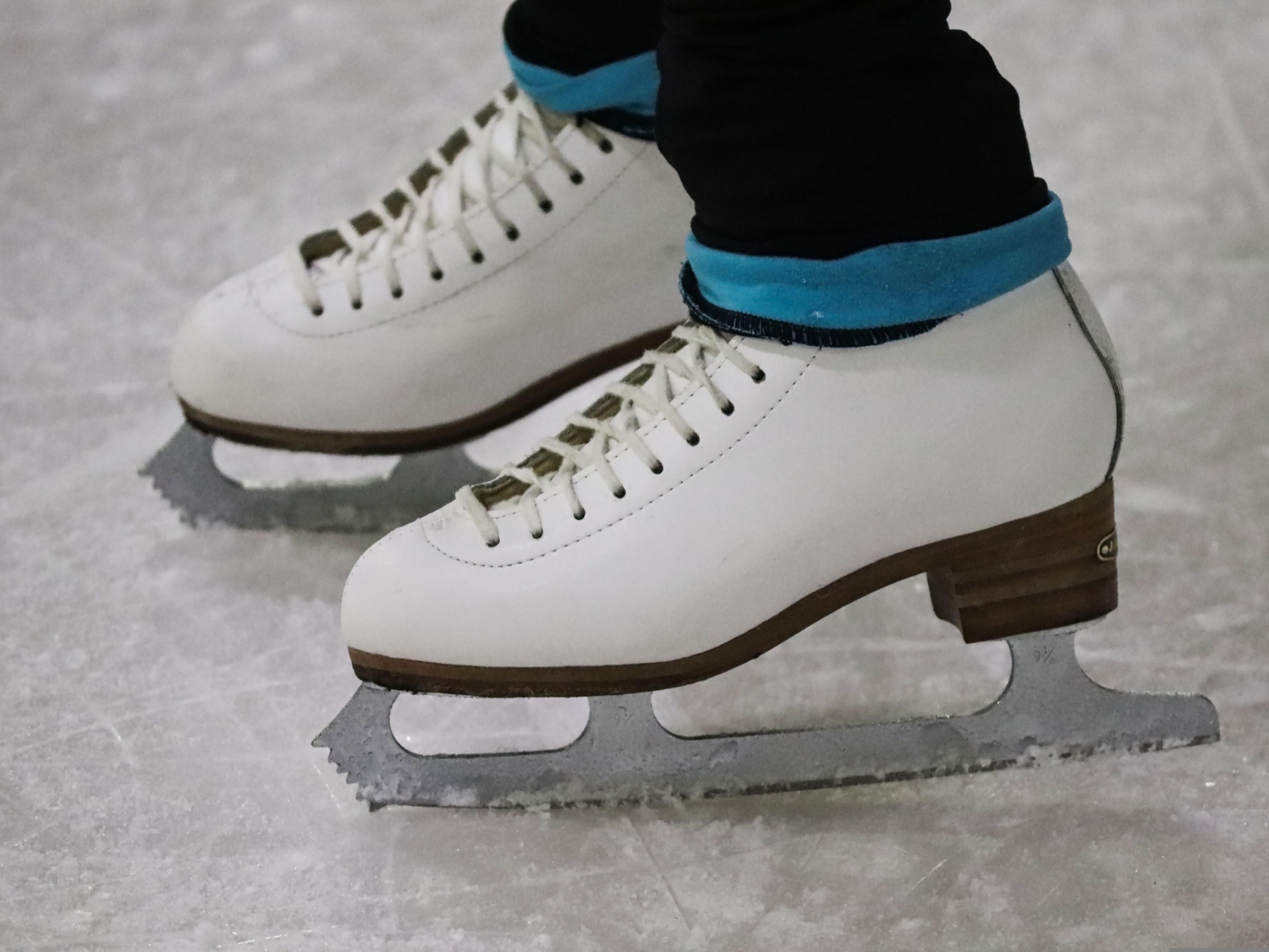 Whether you're a pro or just trying to stay upright, skating at LaHaye Ice Center is a blast. After you've shown off your moves, glide on back to our place for a warm, comfy night. We're the smart home base for your skating trip, with a hot breakfast ready to refuel you in the morning. Game on.