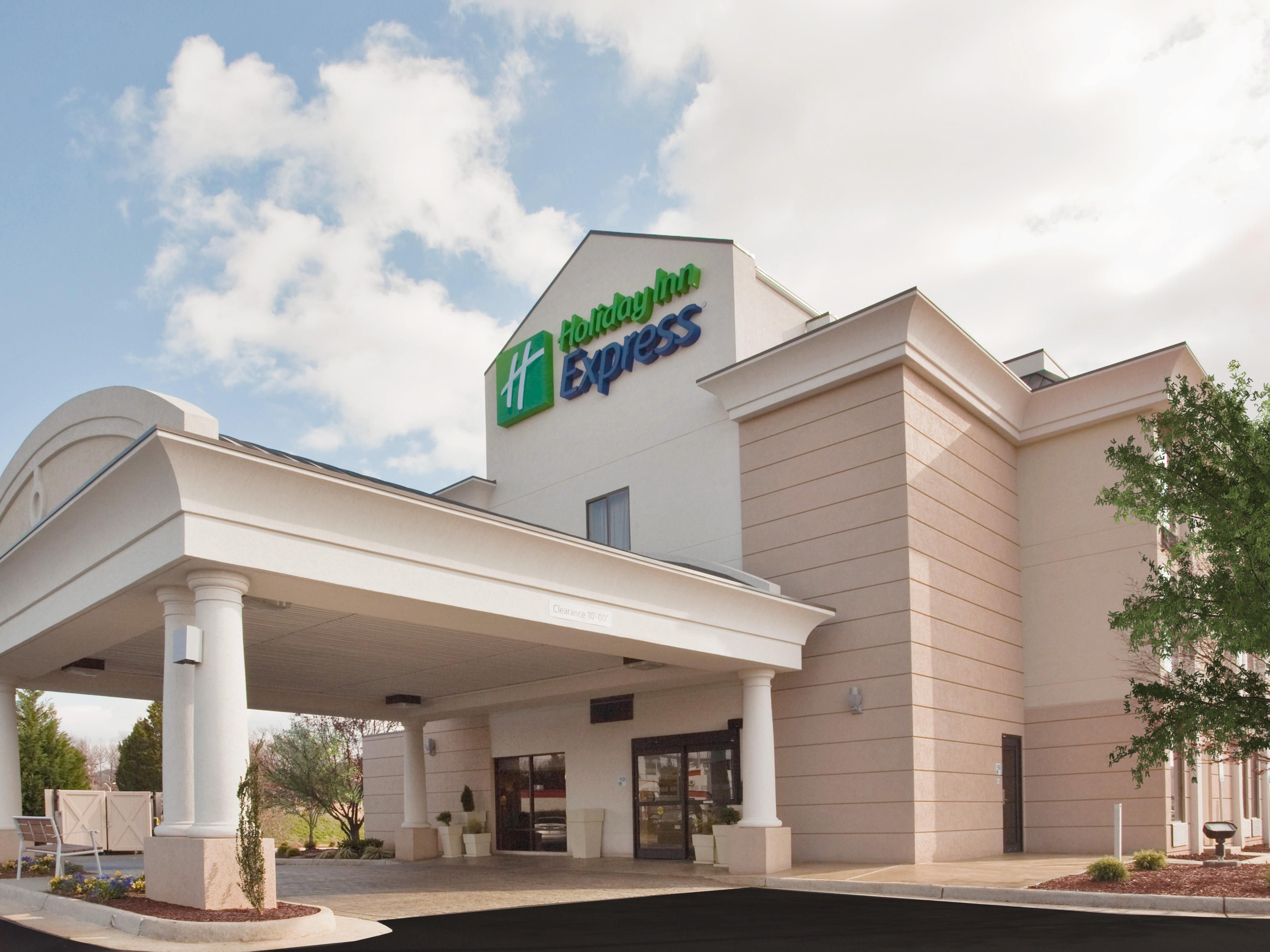 Parking, WiFi, and Breakast are free at our Lynchburg hotel.