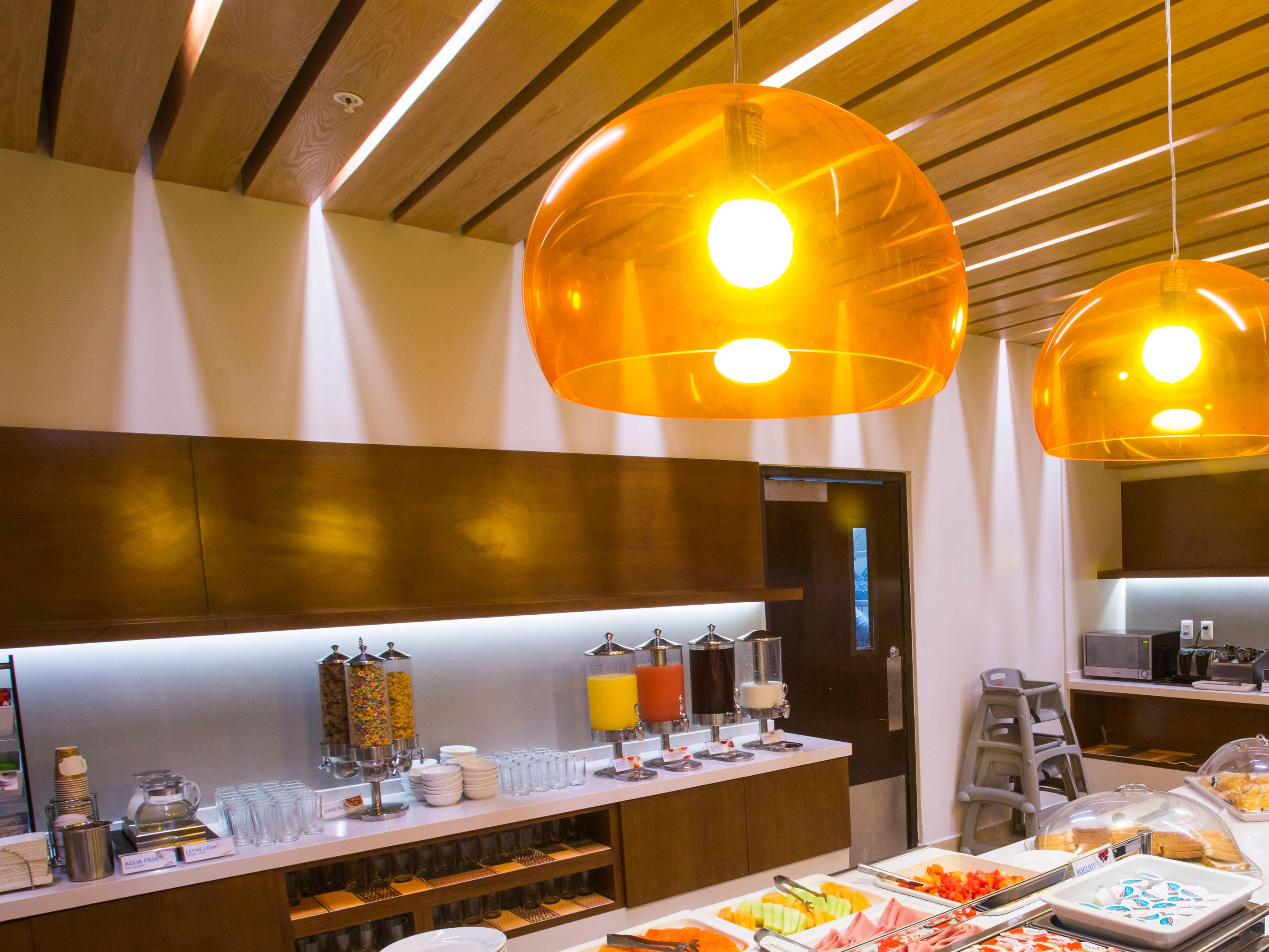 Enjoy an American breakfast of the highest quality, from 6:30 am to 10:30 am, to start the day best.