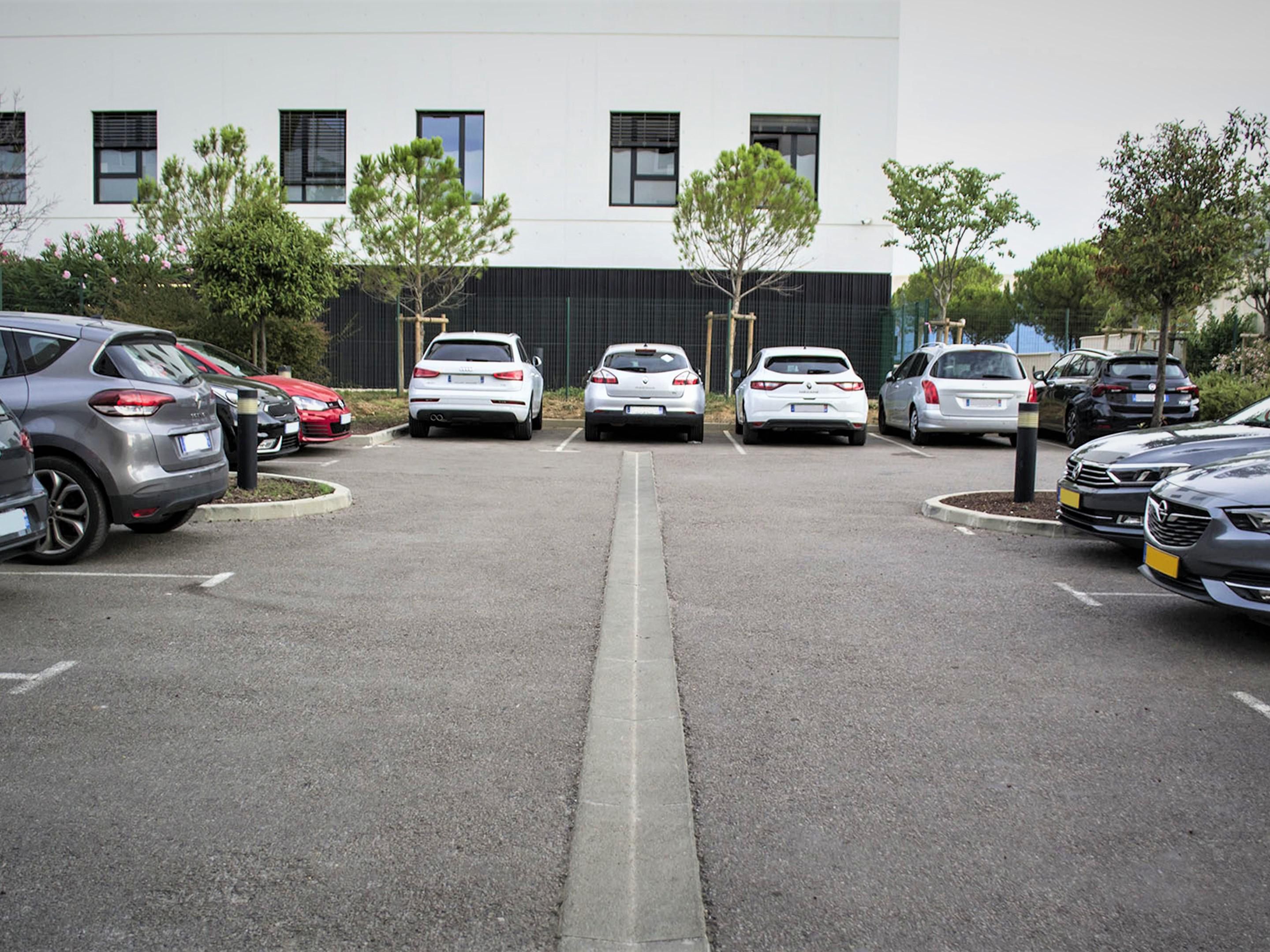 Holiday Inn Express Montpellier Odysseum provides you with a private and secured car park (15 euros a day extra charge). The parking is secured by video surveillance cameras, which will guarantee you complete peace of mind during your holidays, weekends or business trips. Only 32 places available (Subject to availability and limited numbers).