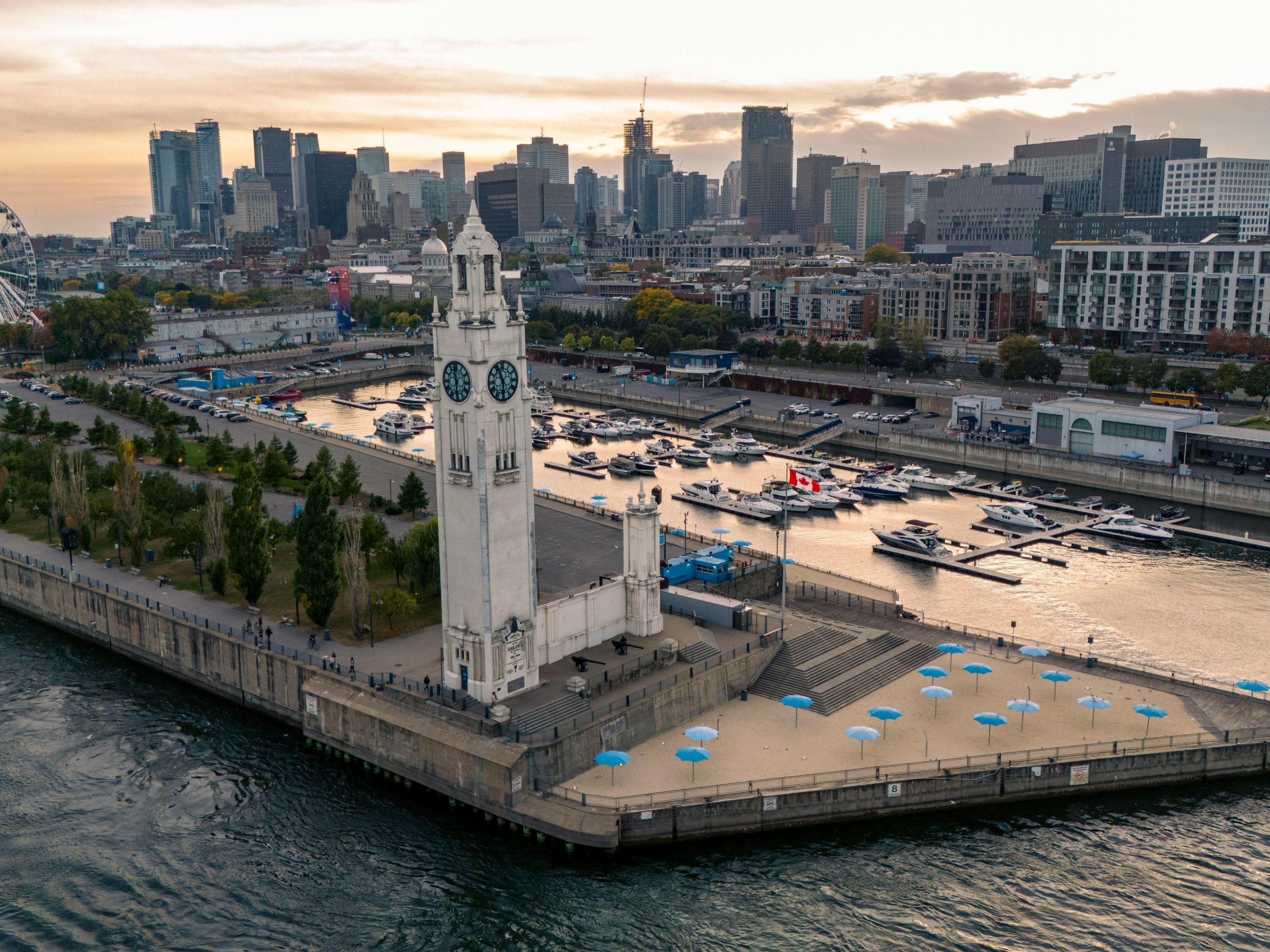 The Old Port (Vieux-Port) is a historical waterfront area in Montreal, offering a variety of activities, from museums to boat tours and vibrant cafes. A great place for leisurely walks, shopping, or cultural experiences. Only a short distance from Holiday Inn Express® Aéroport Montréal, it's perfect for travelers looking to explore Montreal.