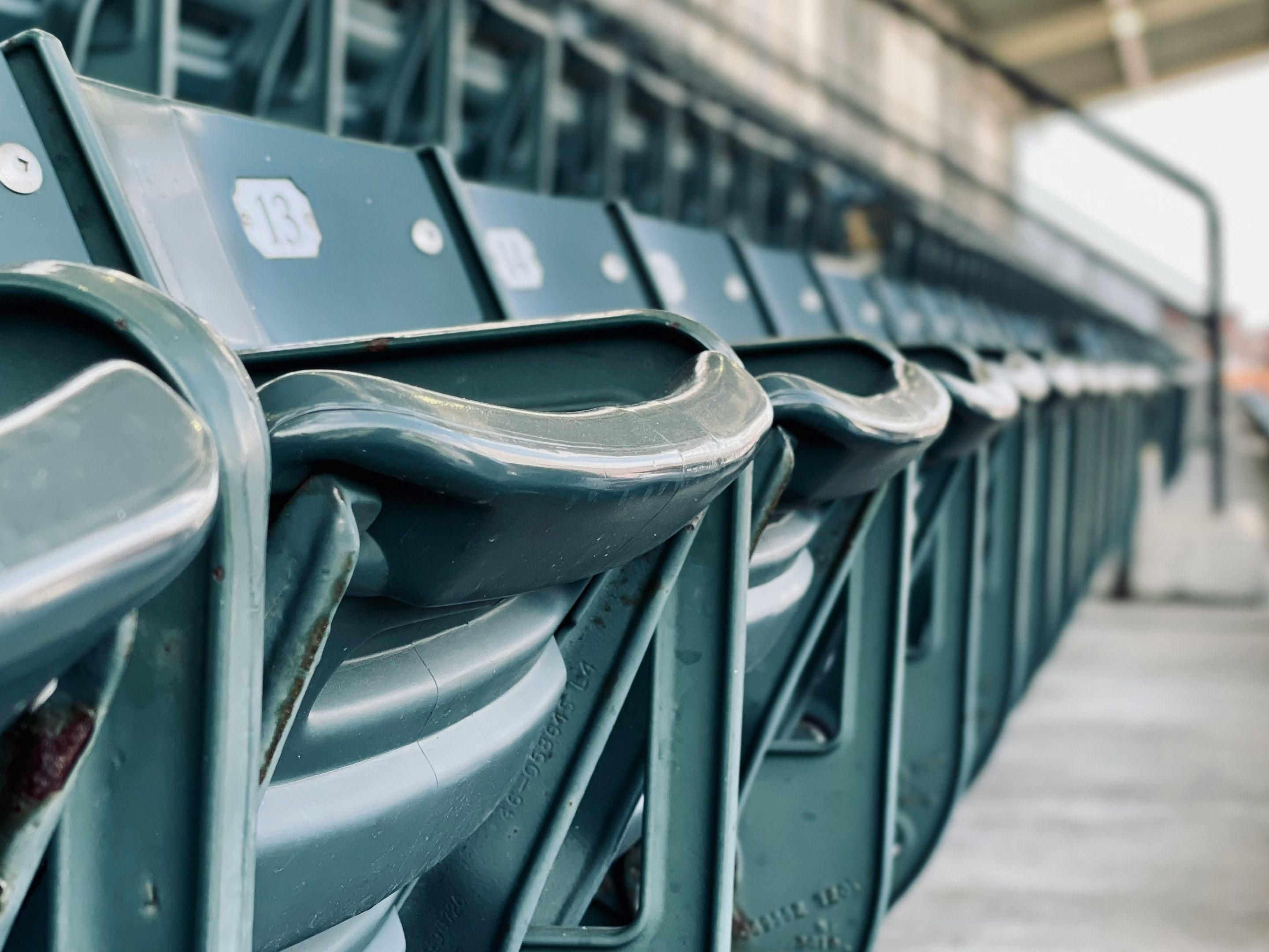 For sports enthusiasts, Montreal is brimming with action. From the Montreal Canadiens at the Bell Centre to exciting matches at Saputo Stadium and sports tournaments at Sportplexe Pierrefonds, our hotel offers easy access to top venues. Recharge in comfort at Holiday Inn Express® Aéroport Montréal – St-Laurent, your ideal base for a sports getaway.