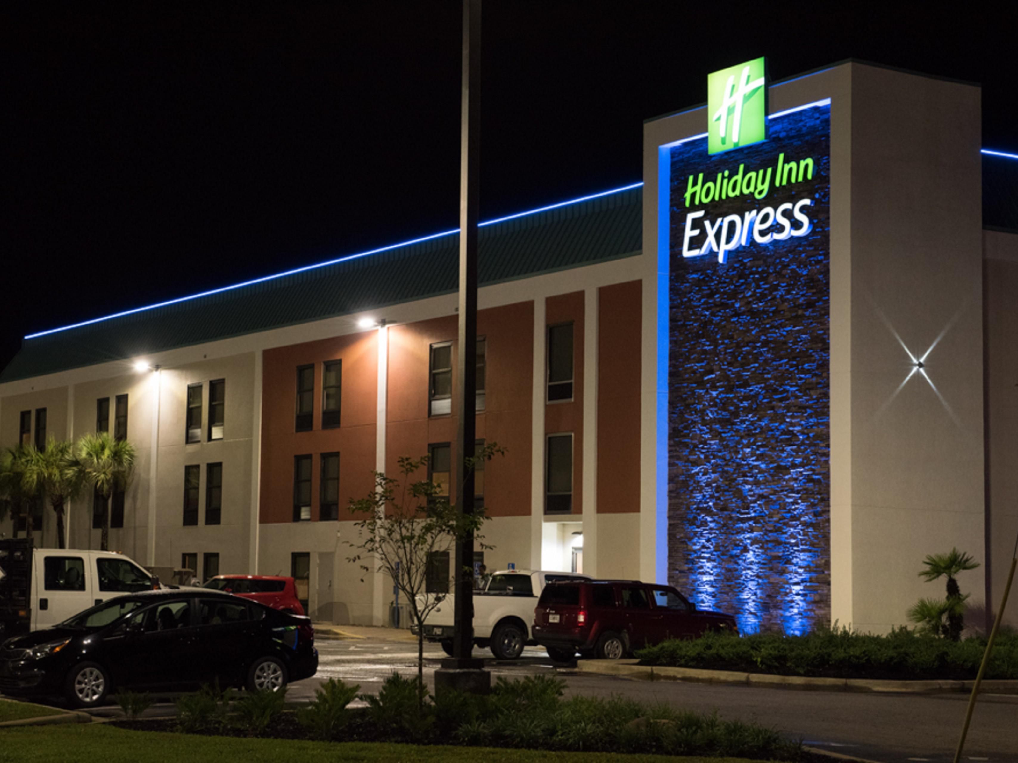 Welcome to the Newly Renovated Holiday Inn Express Moss Point 