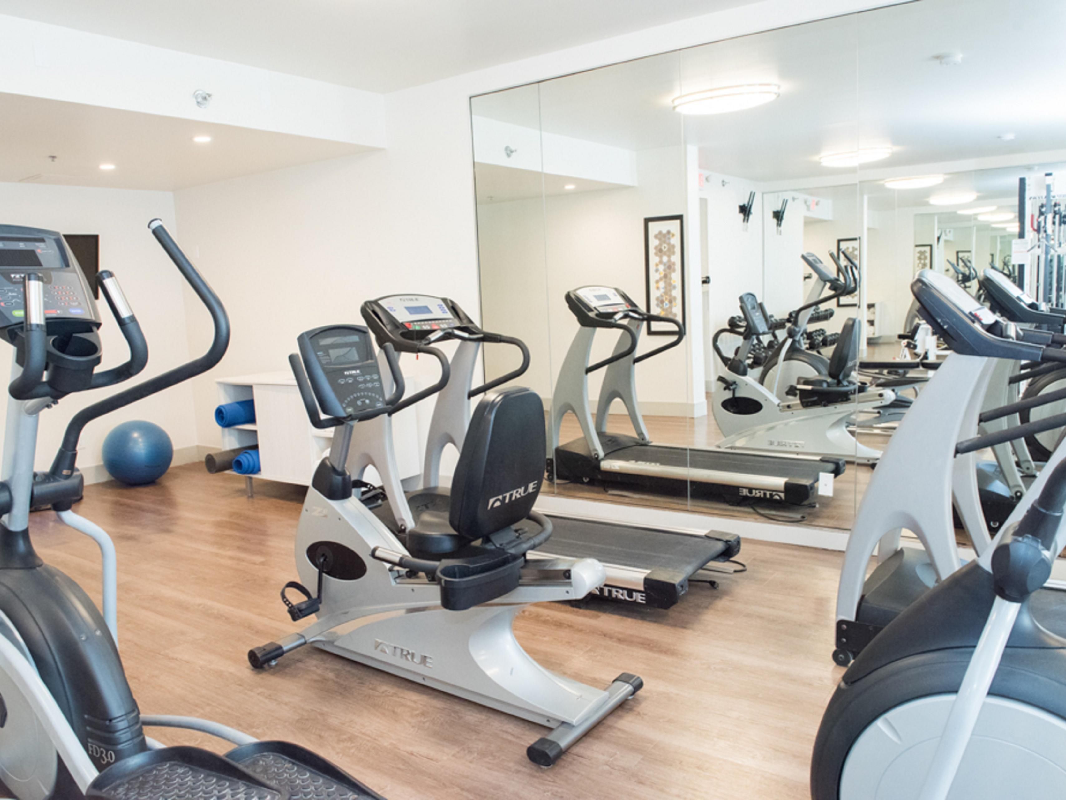 Maintaining your routine while traveling is important especially when you're short on time and on the go. We totally get it. Recharge and feel ready for anything with our state of the art fitness center that is open 24 hours a day. 