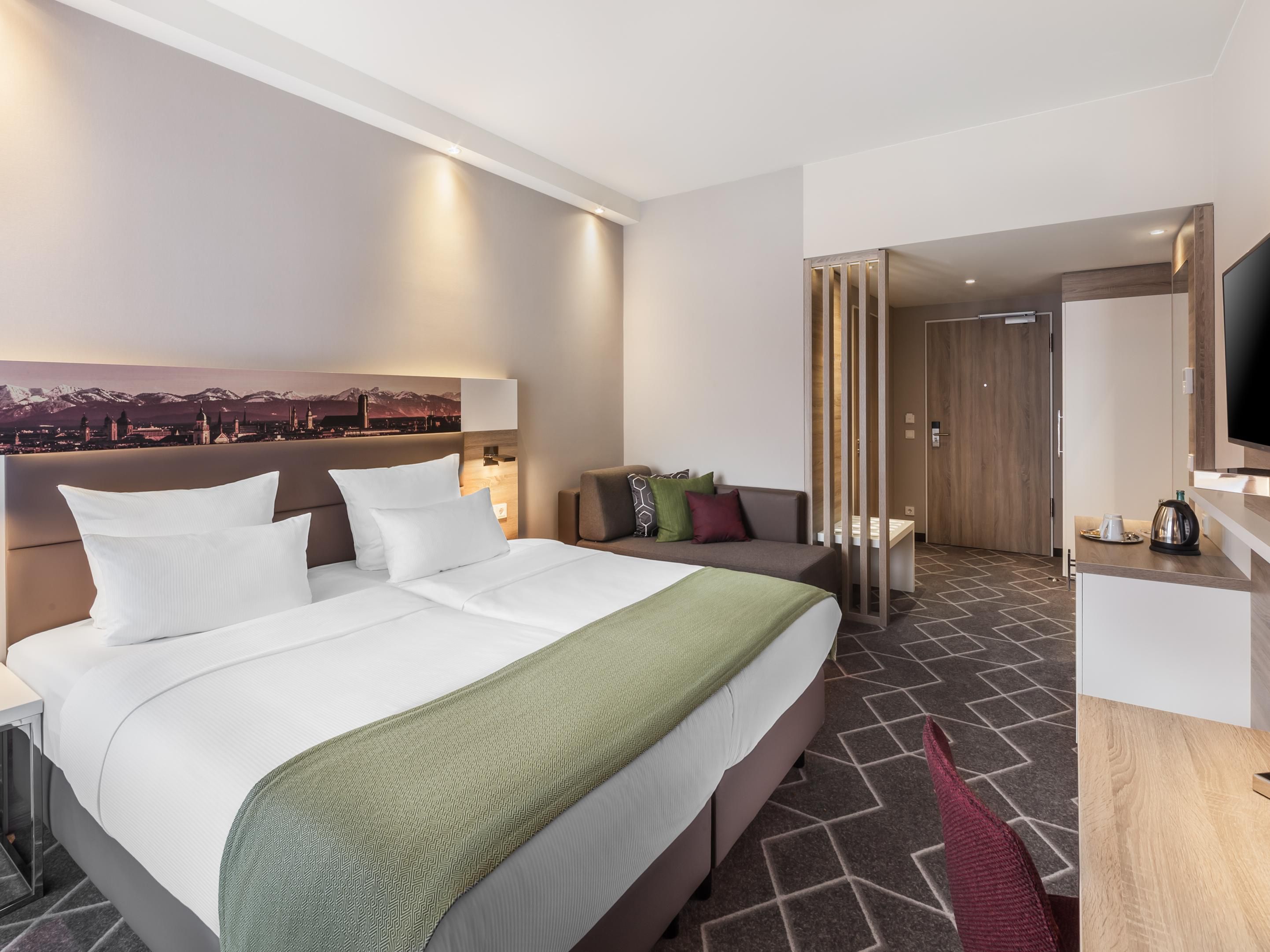 Make family travel easy and enjoyable At Holiday Inn Express Munich - City East where breakfast is included. Our connecting family rooms provide the perfect space for everyone to relax. Enjoy comfortable accommodations and convenient amenities designed for families. To book these rooms, please contact the hotel directly.